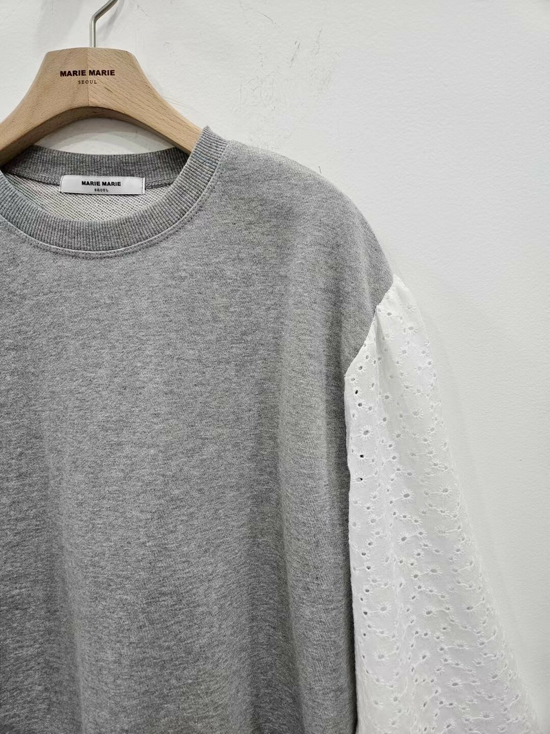 圓領蕾絲拼接袖棉T