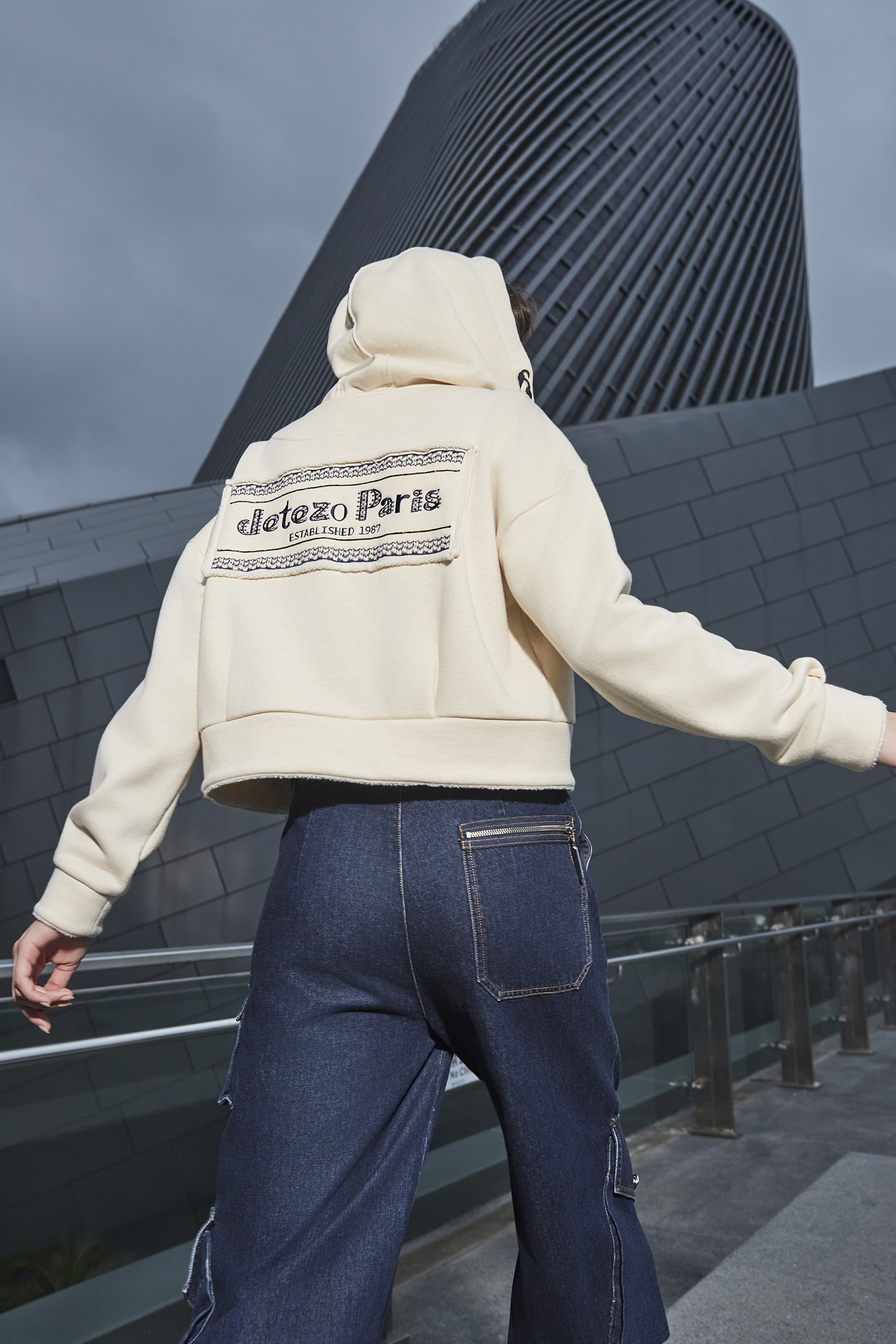 BD15026D1 城市柔調雙色編織抽繩版連帽外套