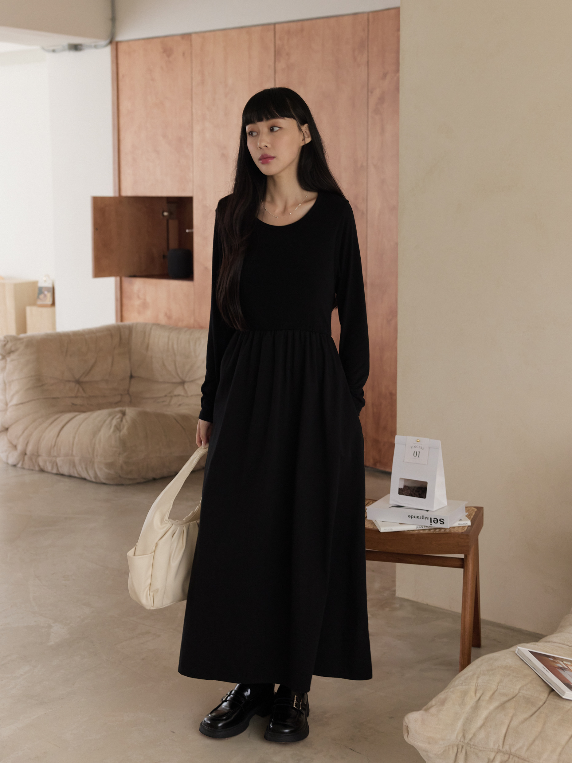 極舒適圓領拼接連身洋裝