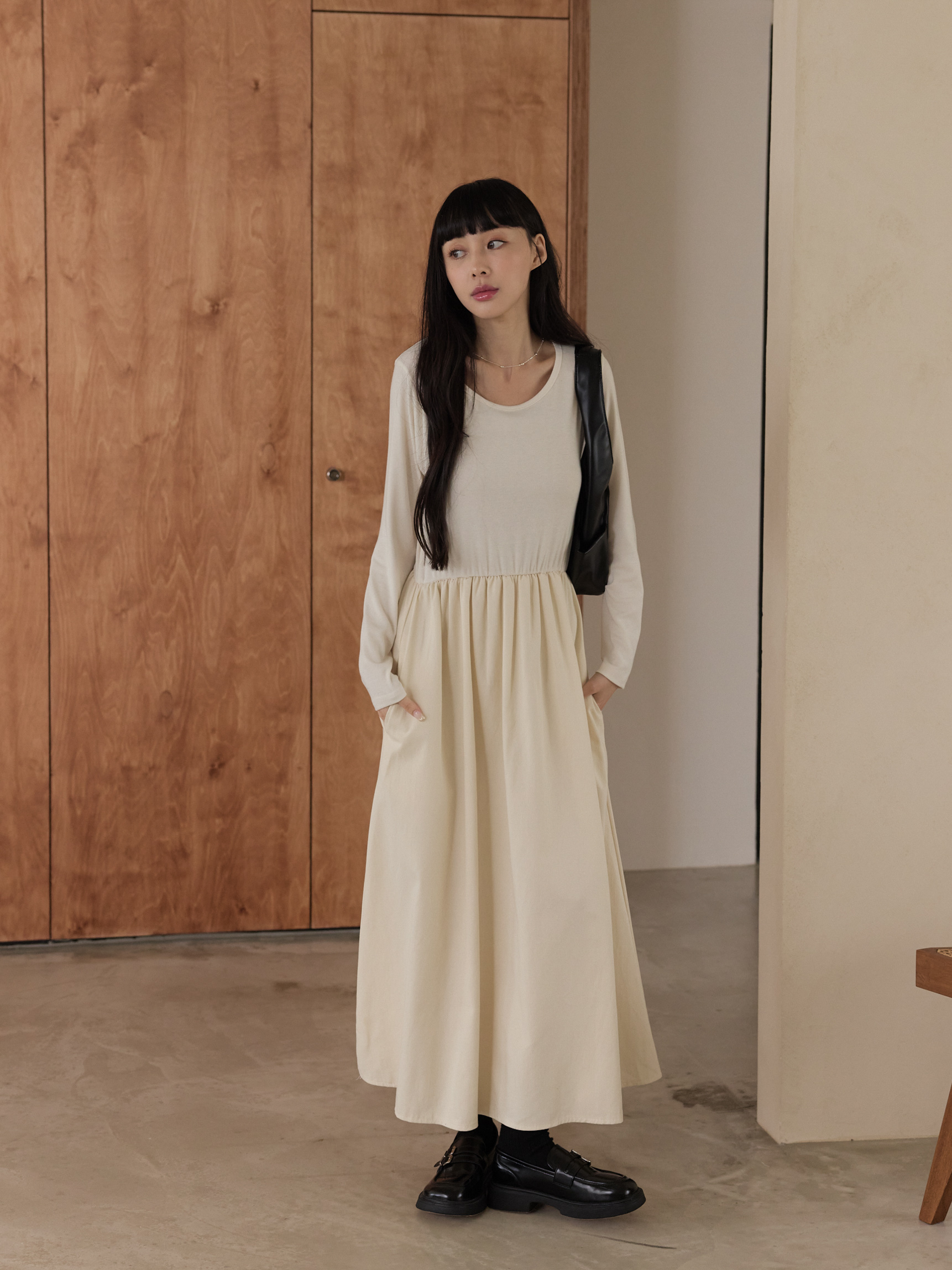 極舒適圓領拼接連身洋裝