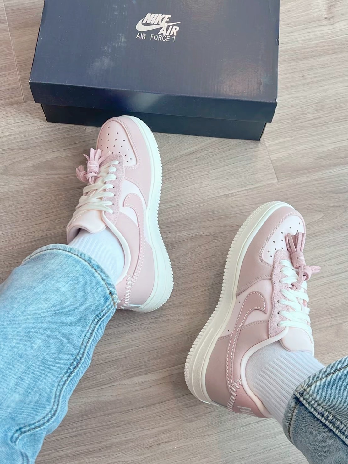 NIKE AIR FORCE 豆沙粉流蘇 車縫線（IB4654-661）