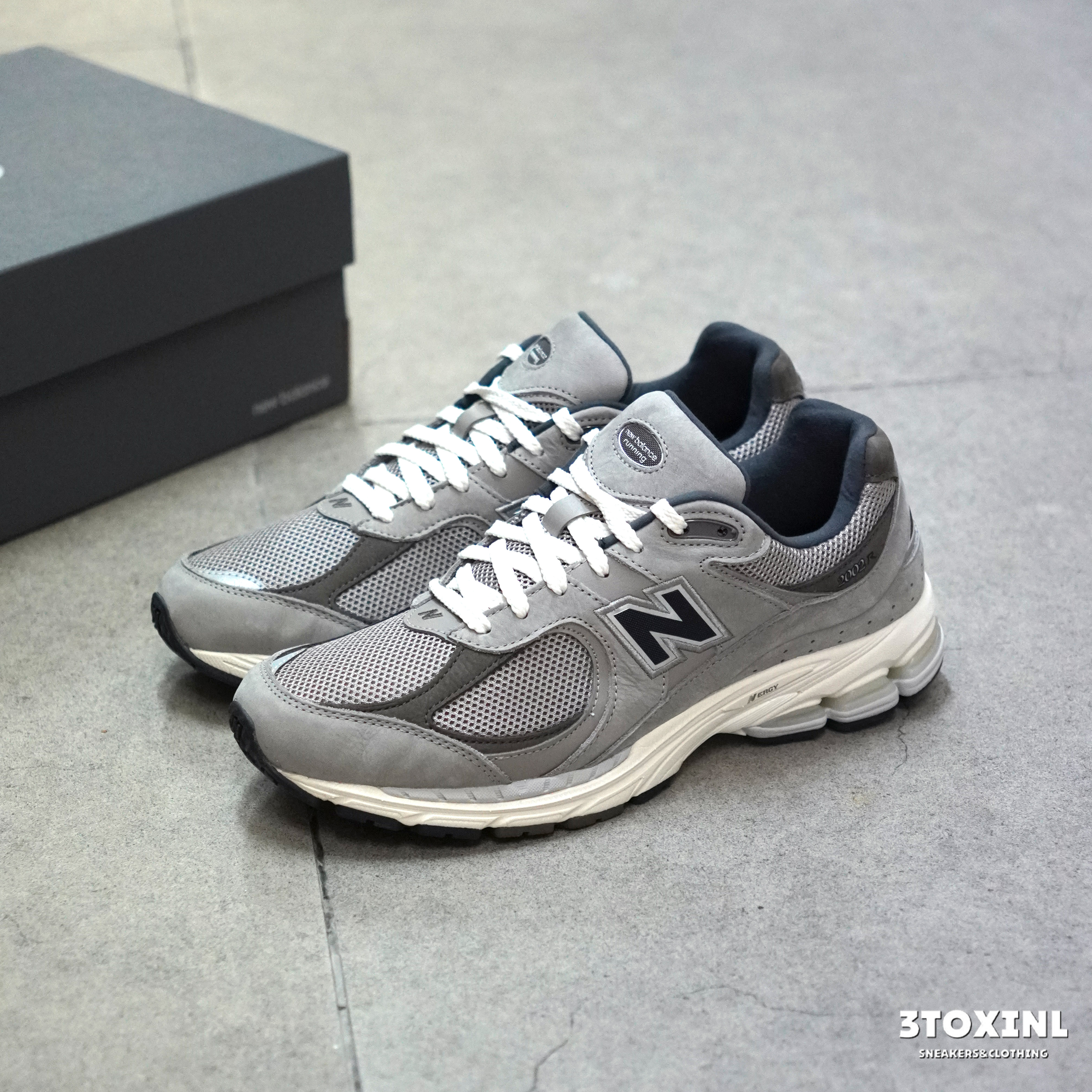 (預訂) New Balance 2002R - M2002RAW