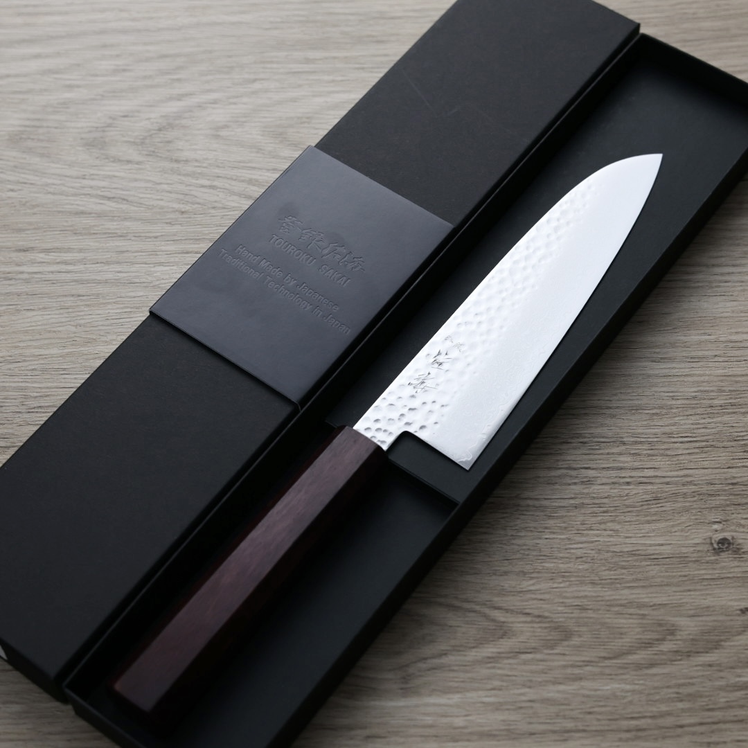 佐海 三德 170mm VG10鋼 鎚目大馬士革 紅柄