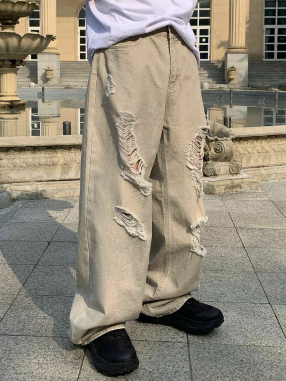 破洞鬆身牛仔褲 J688