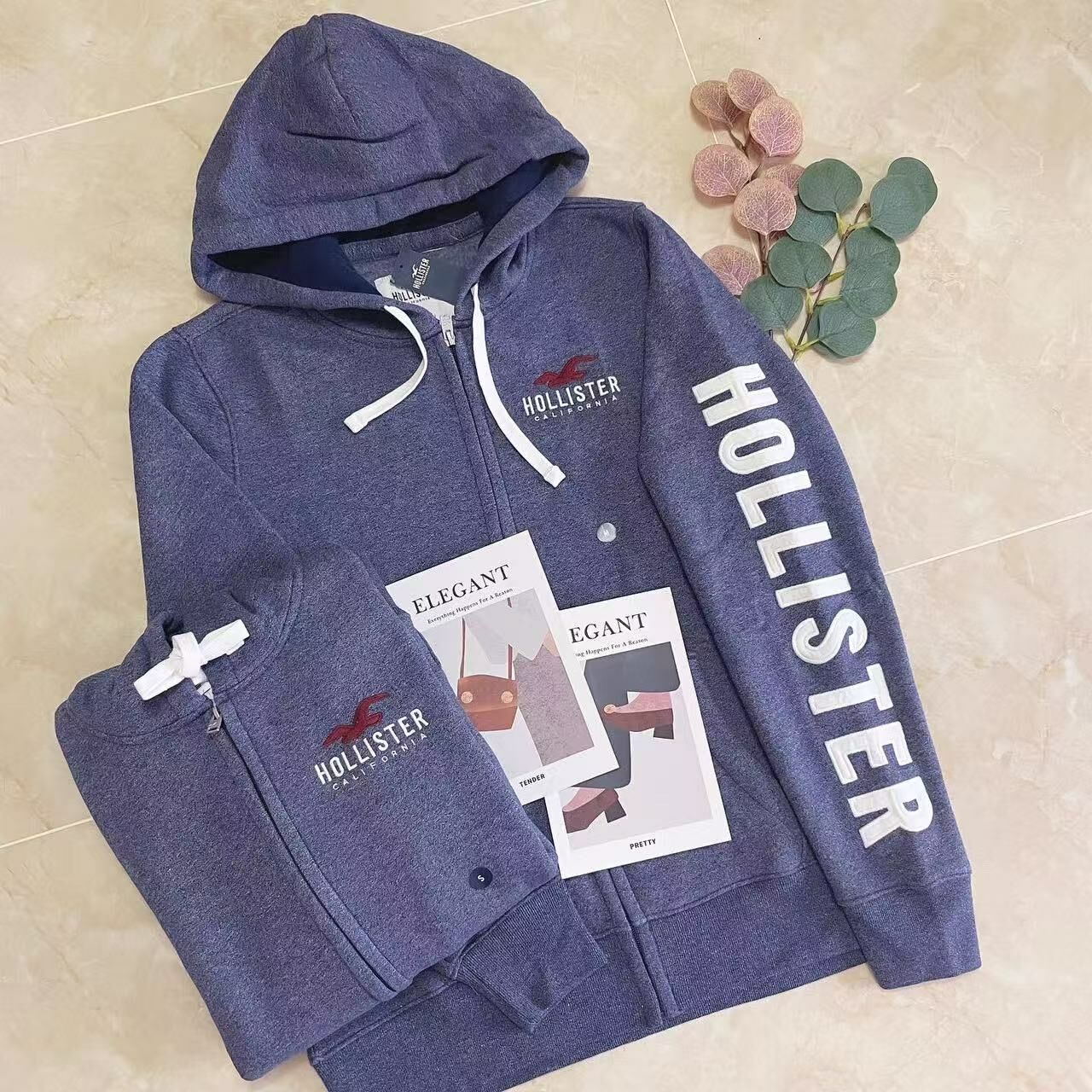 HOLLISTER LOGO ZIPUP HOODIES