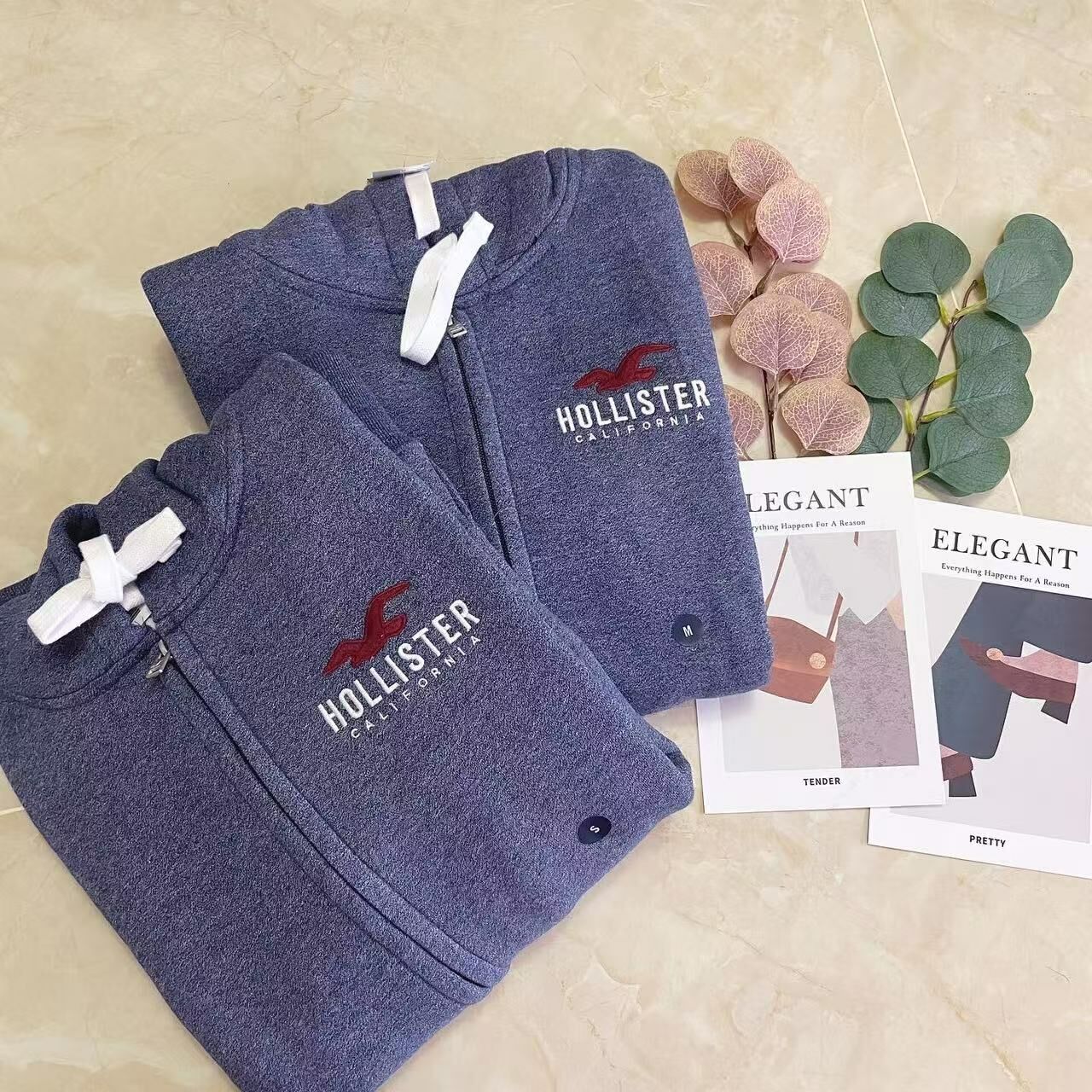 HOLLISTER LOGO ZIPUP HOODIES