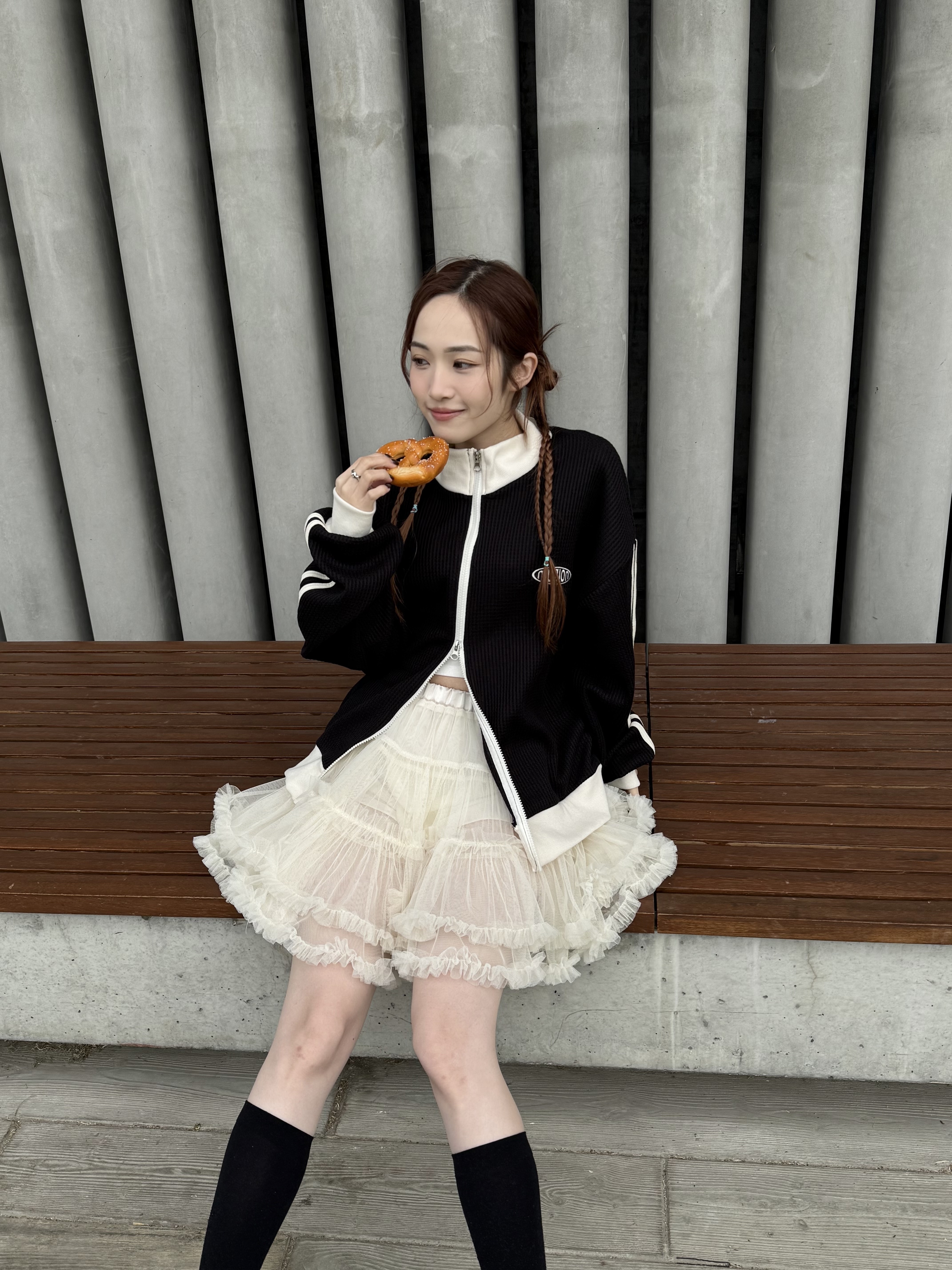 撞色窩夫格刺繡LOGO外套