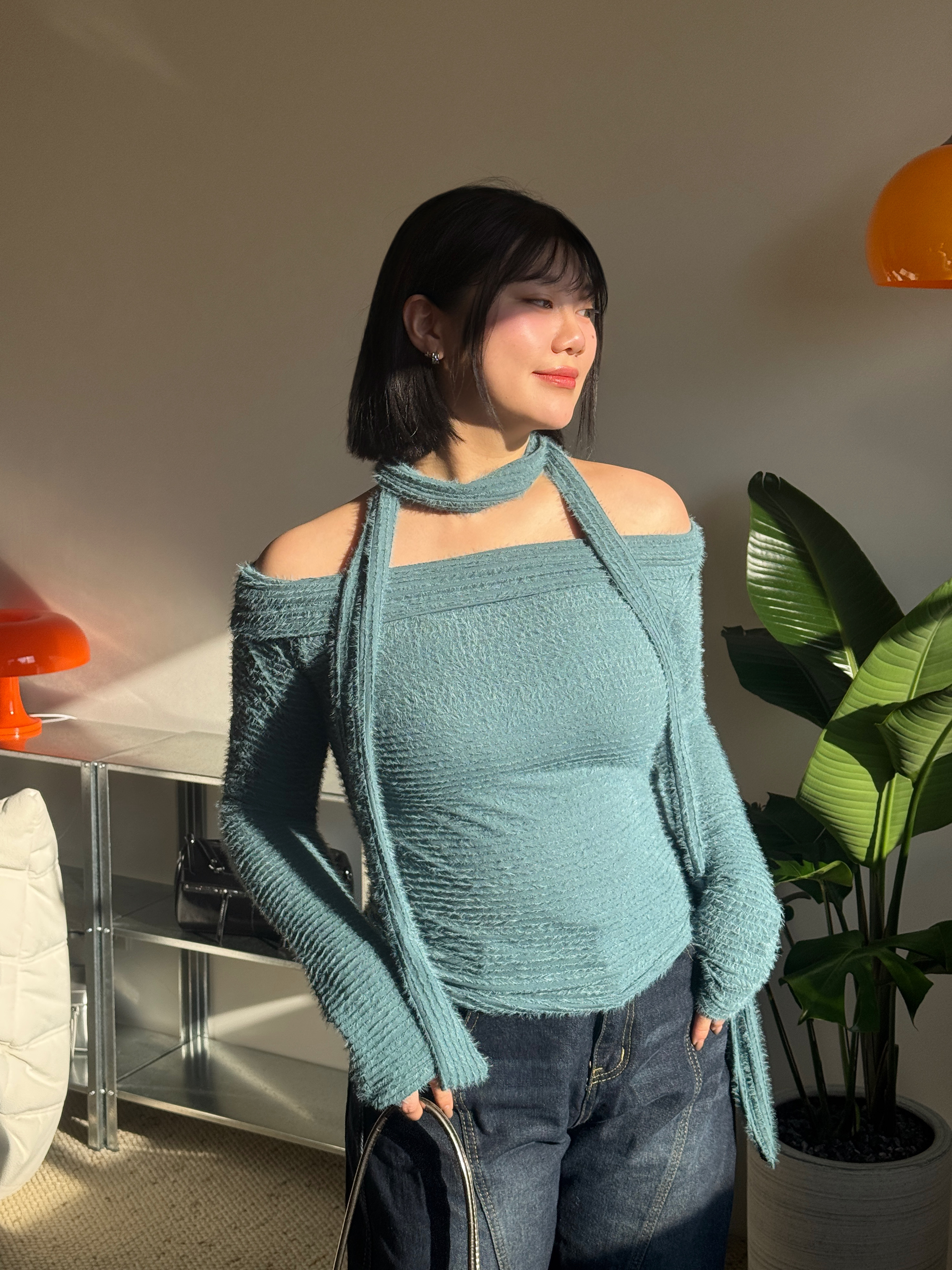 A1闆娘的愛💓漂漂湖水藍 毛毛一字領（附圍脖）