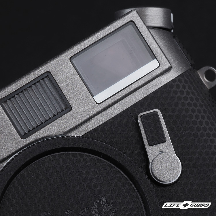 LIFE+GUARD 相機貼膜展示圖特寫，獨家精準開版設計