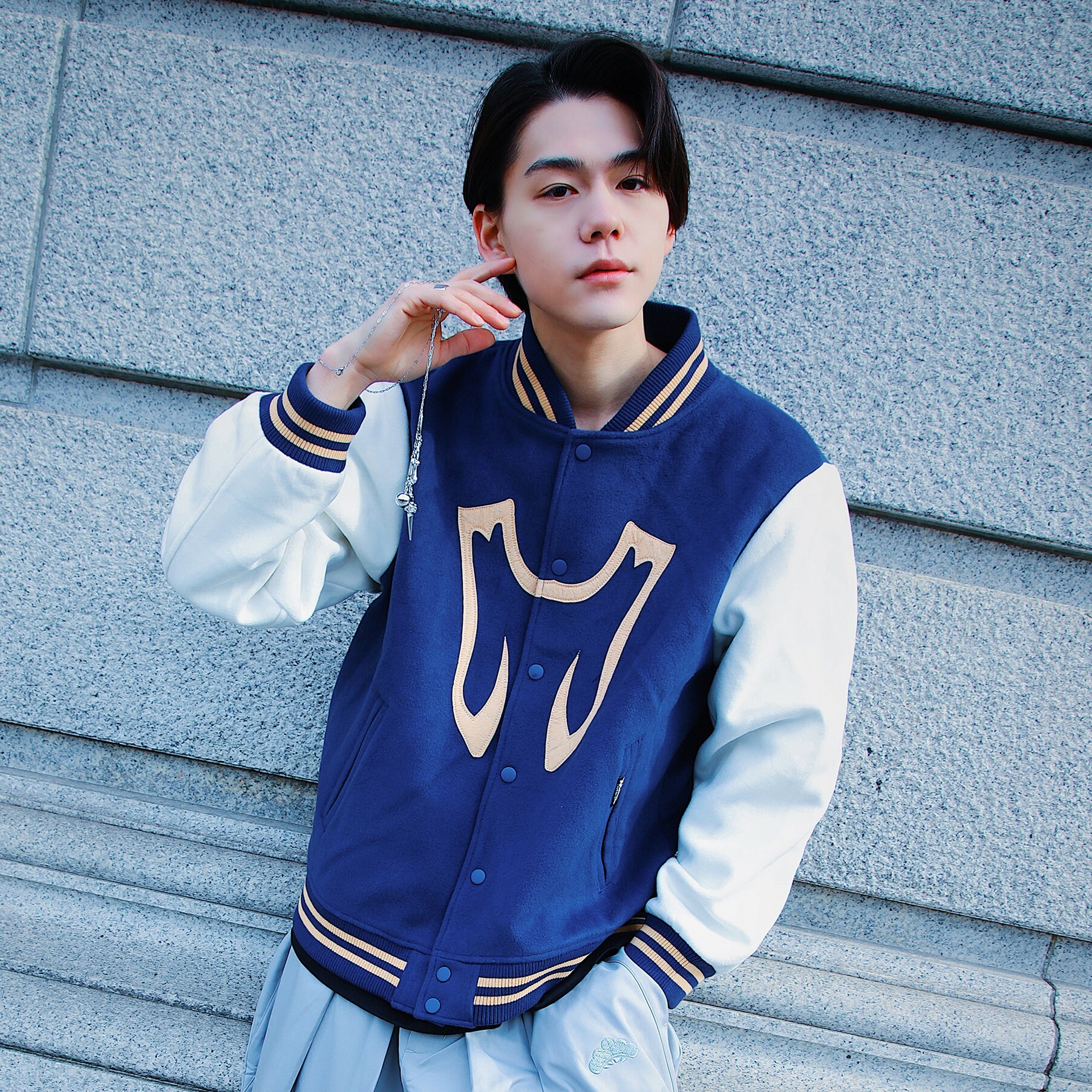 酷拉皮卡棒球外套