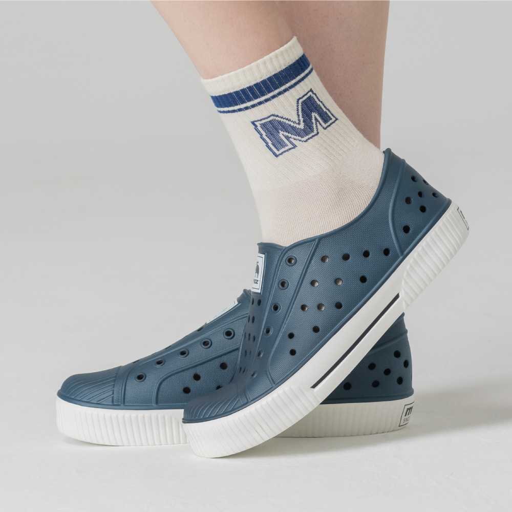 moz瑞典 駝鹿 雙色洞洞餅乾水鞋 (海軍藍) 全球首創 舒適厚底 防潑水-附鞋扣