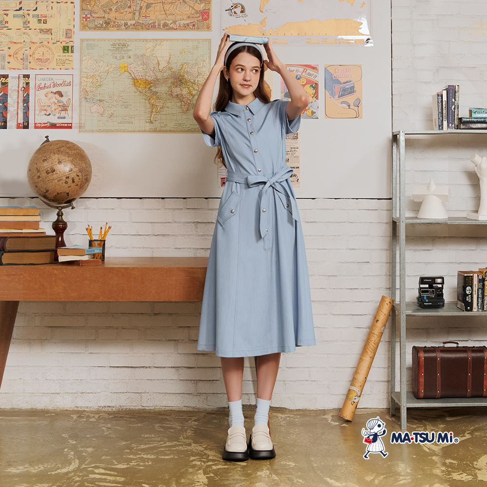 MA‧TSU Mi 翻領開釦綁帶收腰口袋長洋裝(水藍.黑)