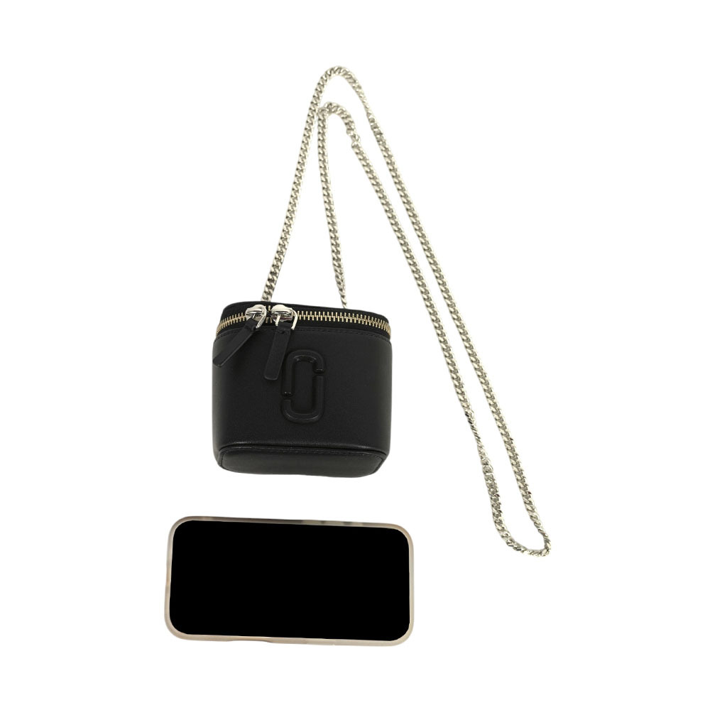 【MARC JACOBS】Vanity 平滑皮革銀鍊迷你化妝包/斜背包(黑色)2F4SMN095S02 001