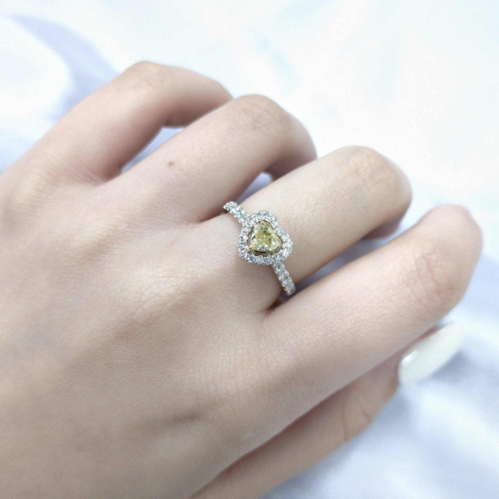 18K White Gold 0.84ct Fancy Yellow Heart Shaped Diamond Ring