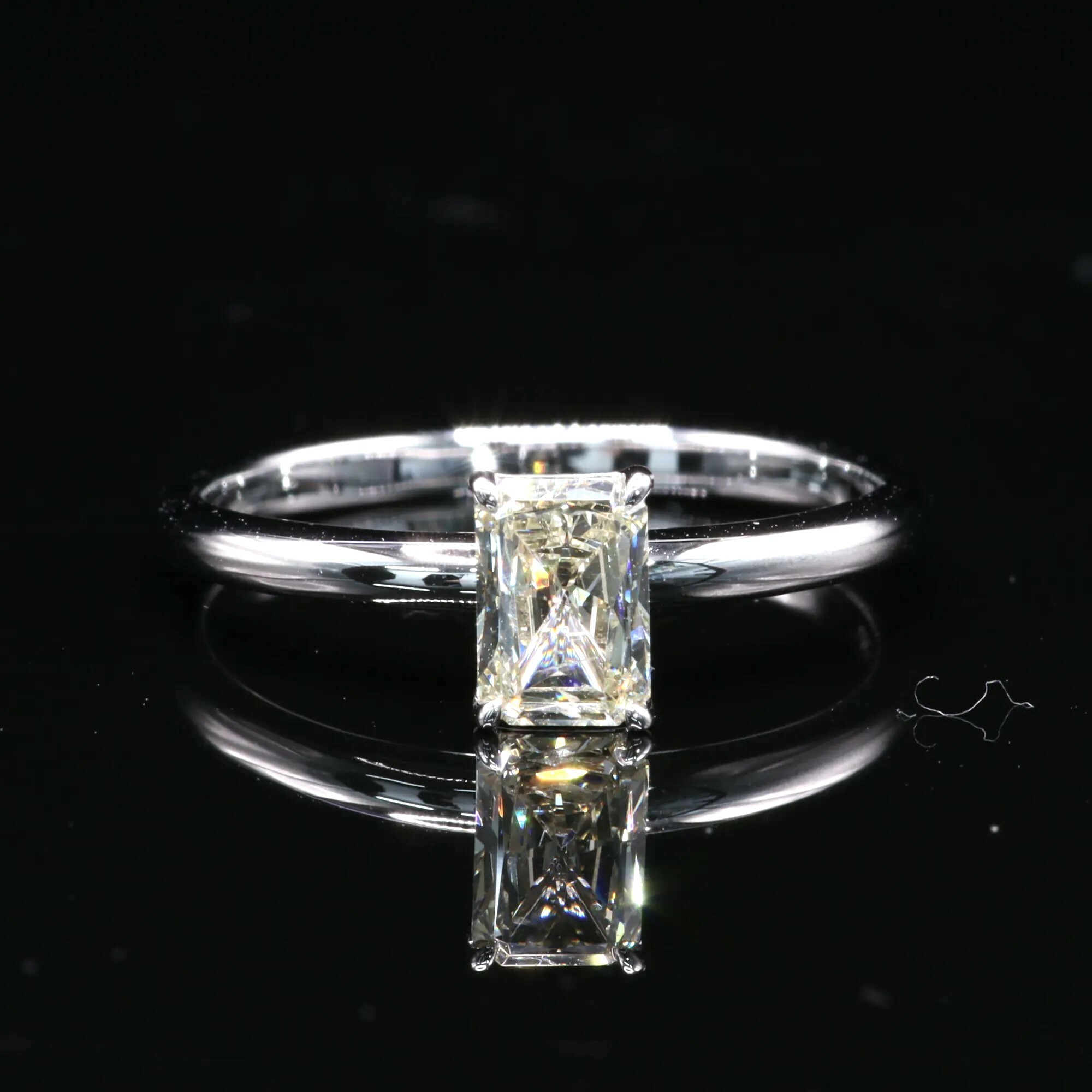 18K White Gold 0.46ct Rectangular Cut Diamond Ring