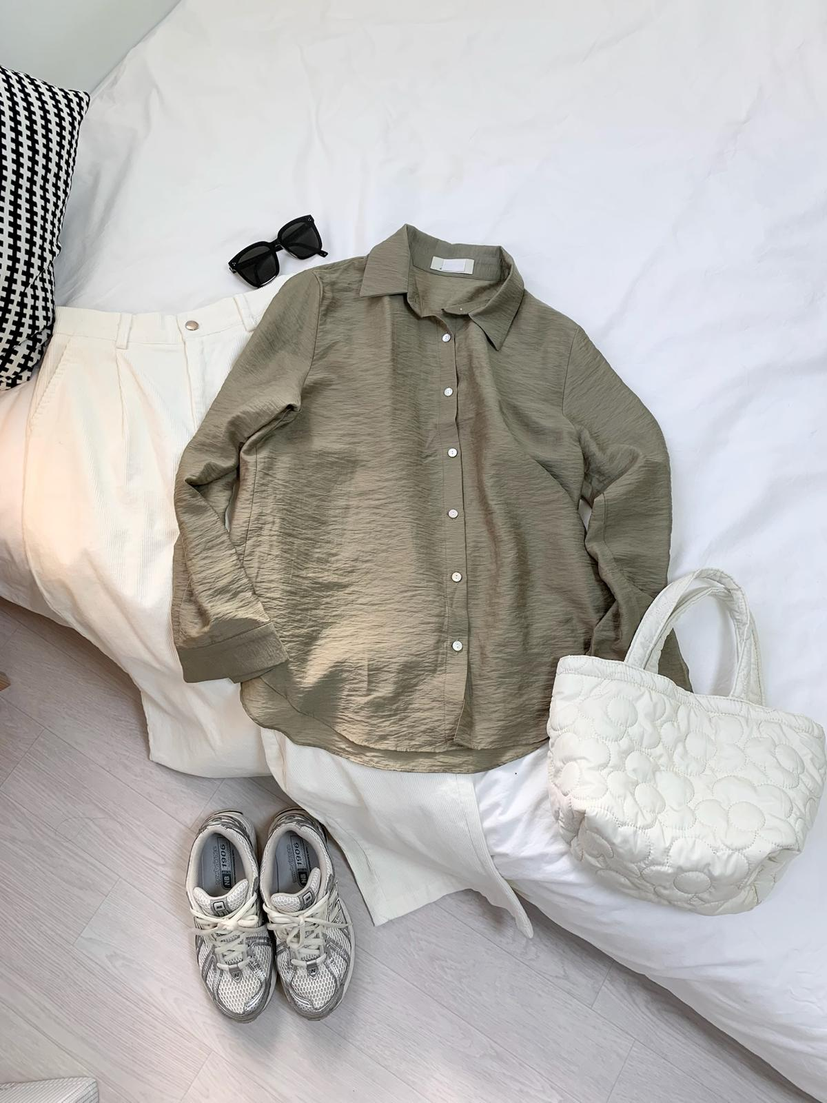 貝殼鈕輕薄恤衫(橄欖綠)