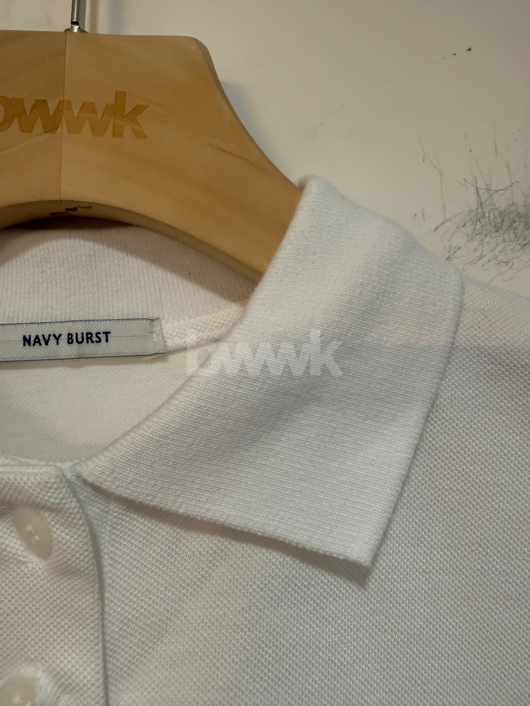 【瑕疵】繡標polo短袖上衣-白