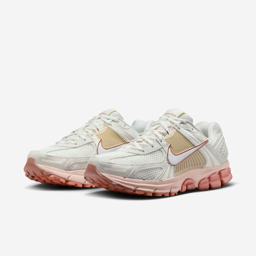 女鞋 NIKE ZOOM VOMERO 5 草莓奶油 復古 網布 反光 休閒鞋【FJ2028-002】VMO5