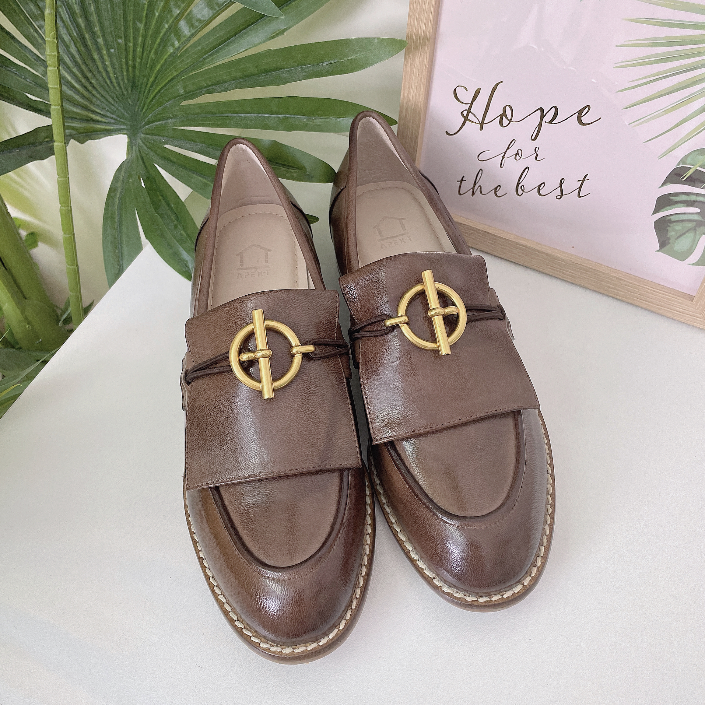 (T) 意大利羊皮金扣尖頭粗踭鞋 (後高1吋) (正常碼) 808-92 #2803