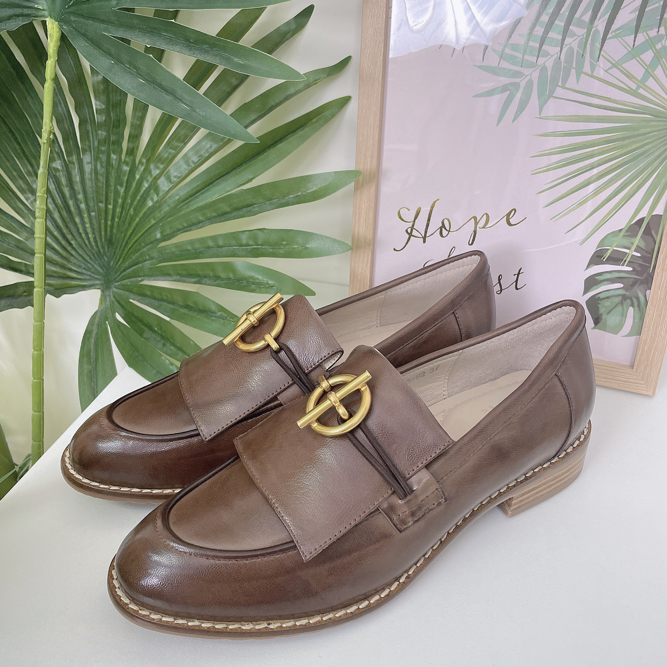 (T) 意大利羊皮金扣尖頭粗踭鞋 (後高1吋) (正常碼) 808-92 #2803