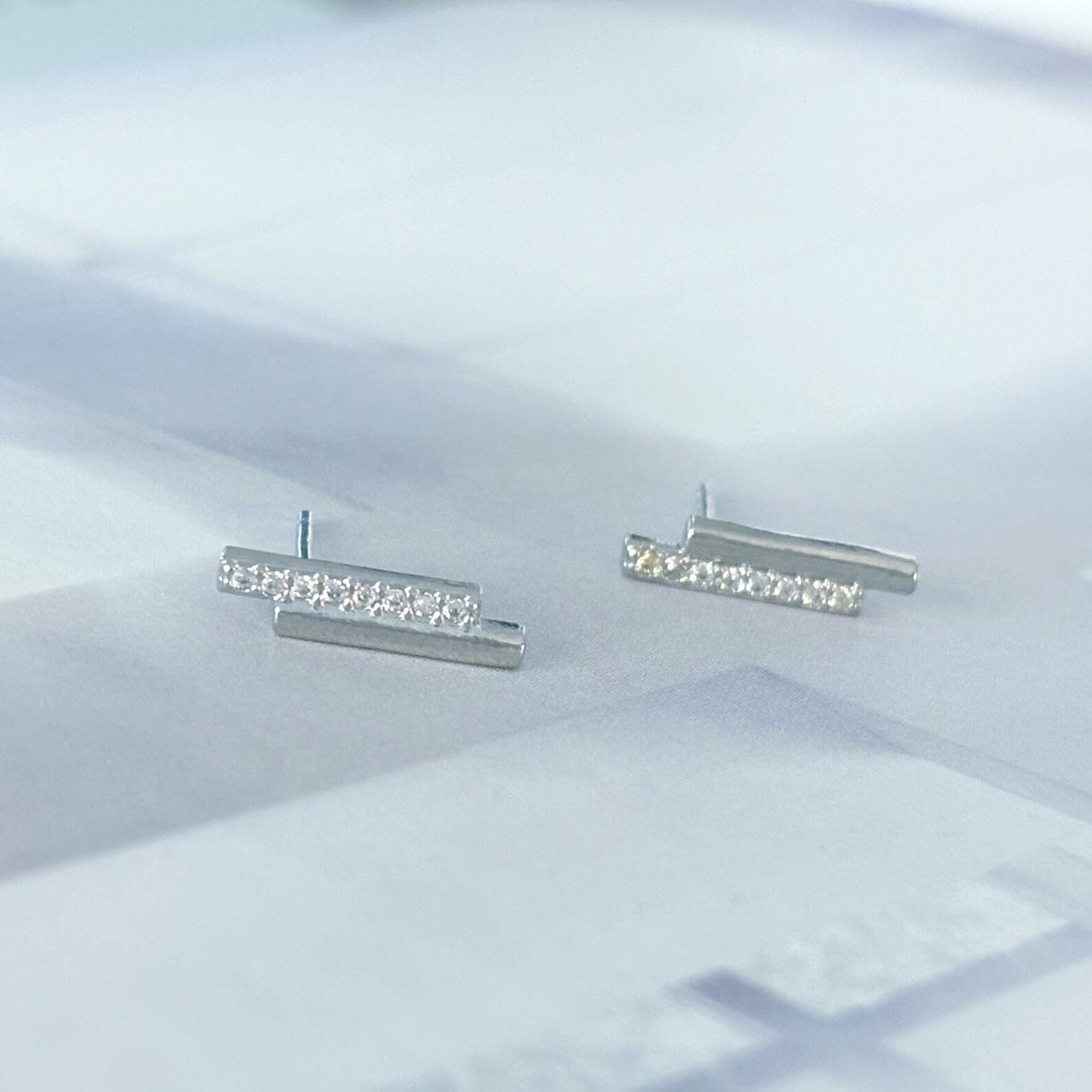 一字雙層水鑽耳環