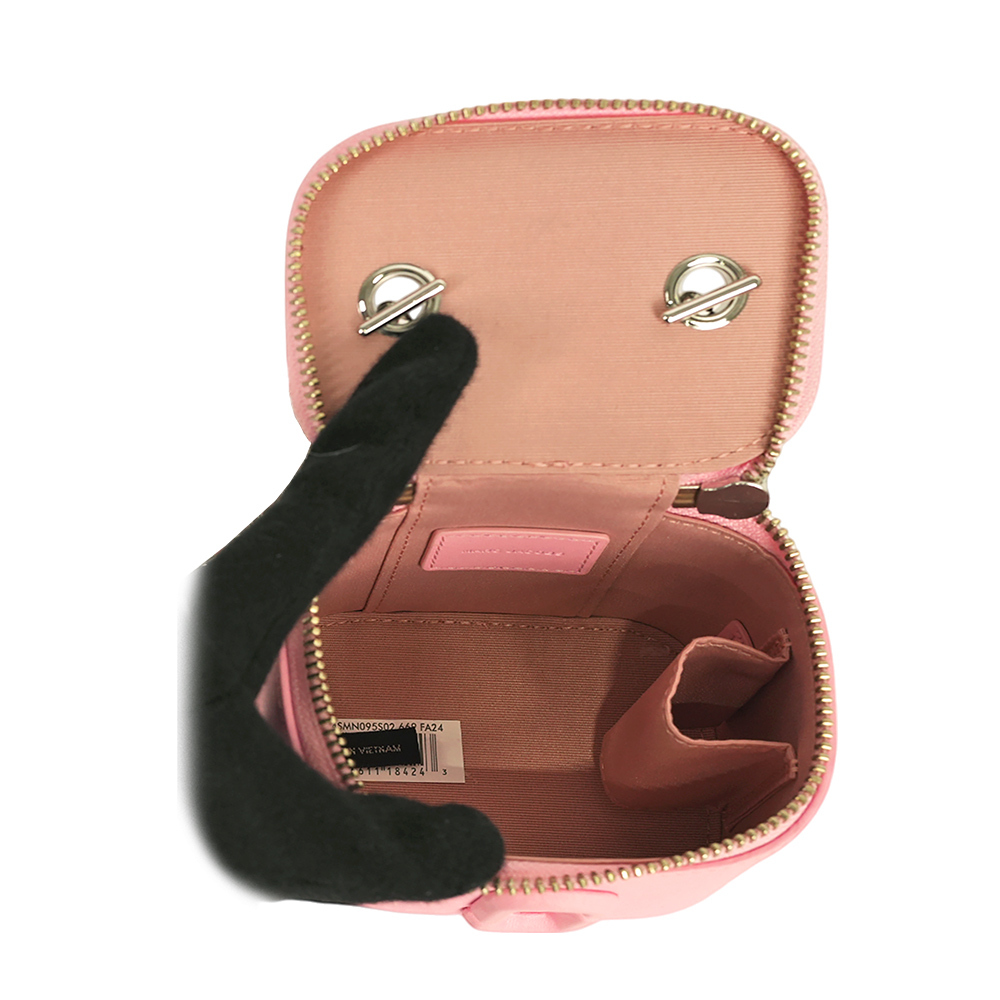 【MARC JACOBS】Vanity 平滑皮革銀鍊迷你化妝包/斜背包(蝴蝶結粉)2F4SMN095S02 669