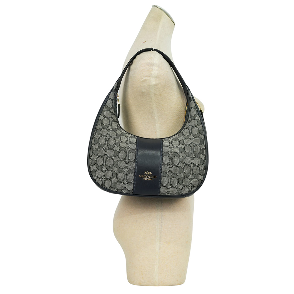 【COACH】Carmen 標誌緹花布及皮革彎月肩背包/手提包(海軍藍/午夜藍)CV001 IMX1X