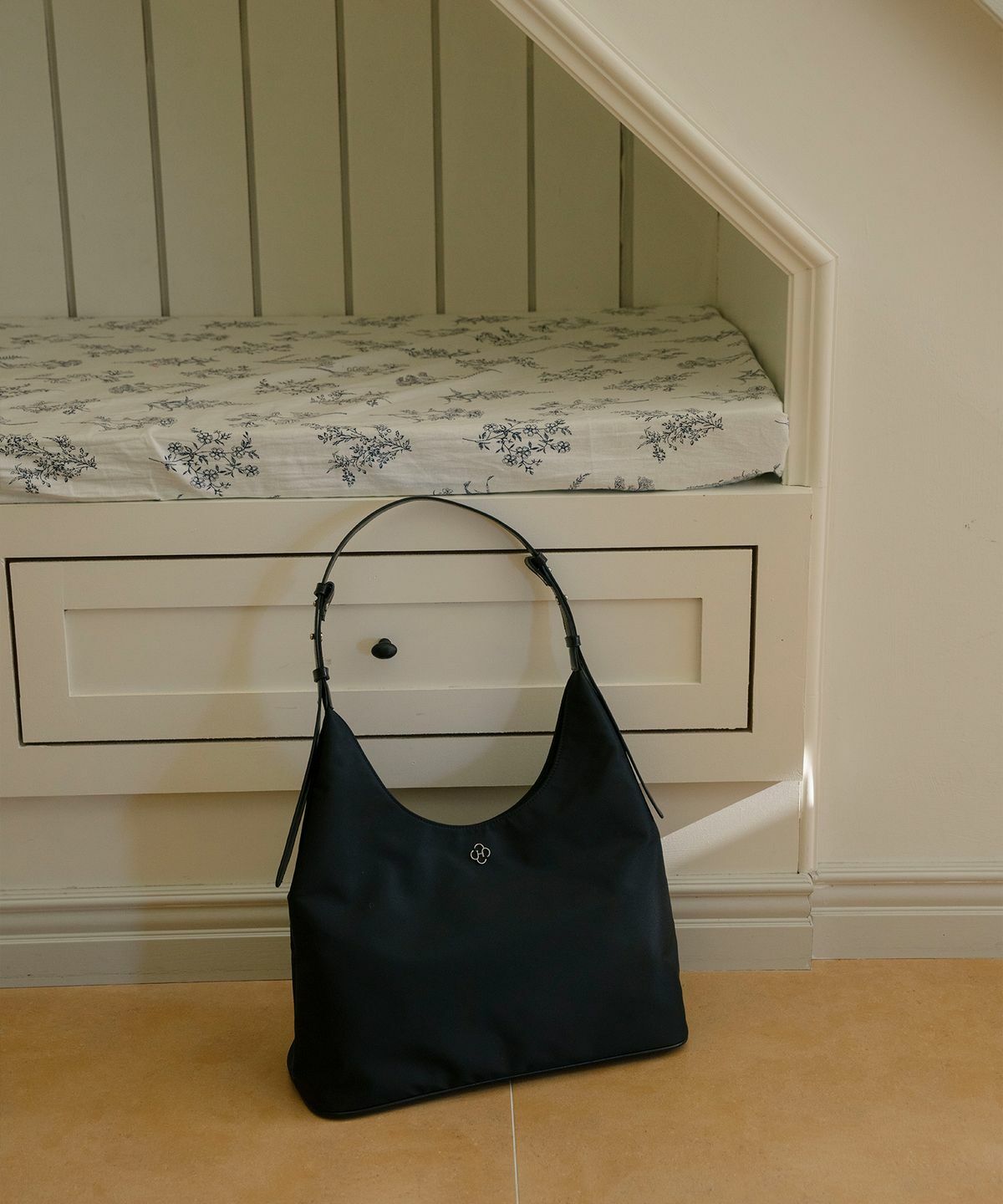 ★HEEARI★ Ivy Nylon Shoulder Bag Ivy Nylon Shoulder Bag_Bla HEEARI Ivy Nylon Shoulder Bag