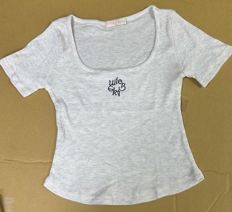 KR 韓國銹字短身TEE，清貨價貨品，不設退換 (K2 F372)