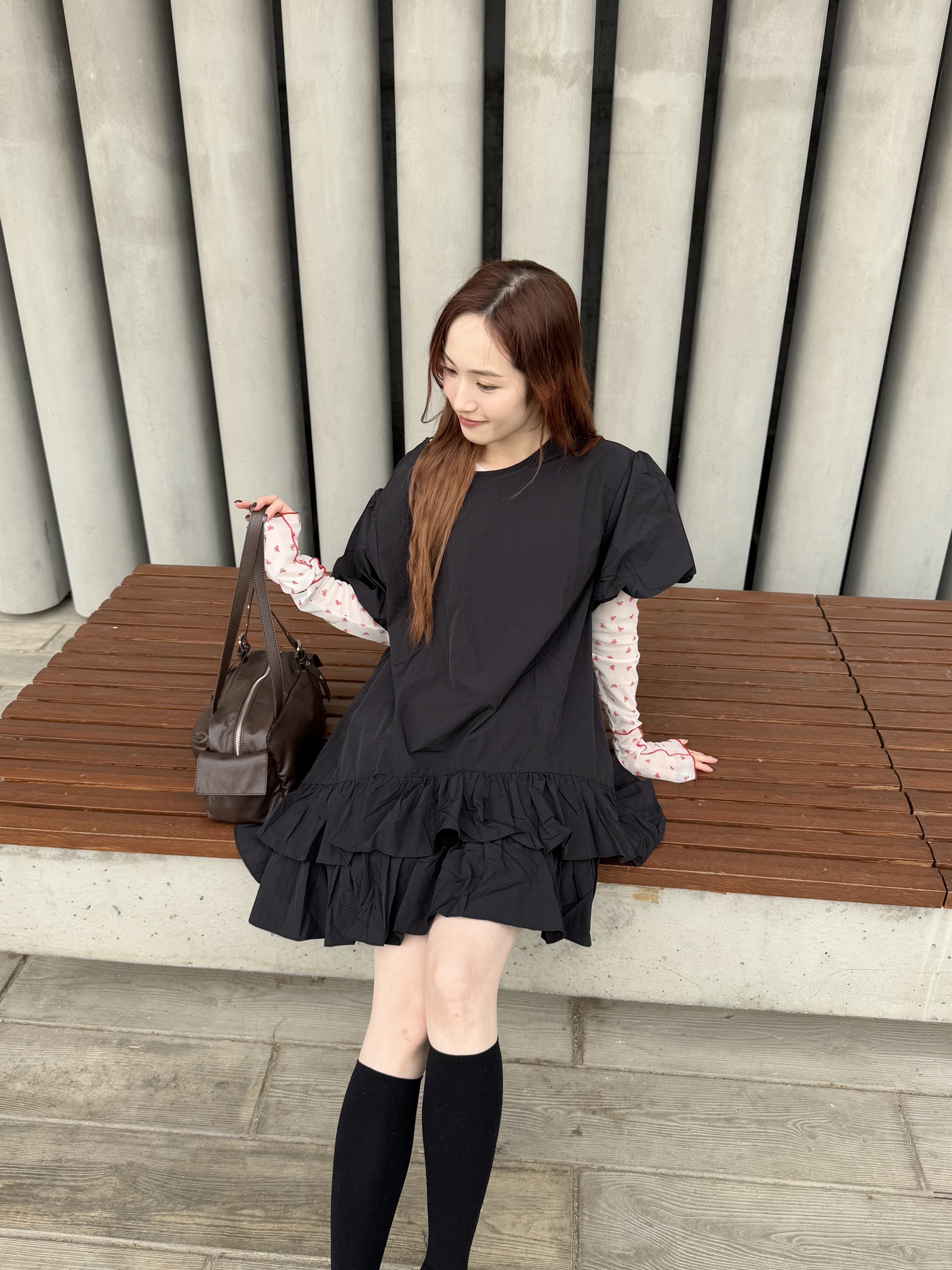 (黑)現貨爽爽料泡泡袖雙ruffle短ops