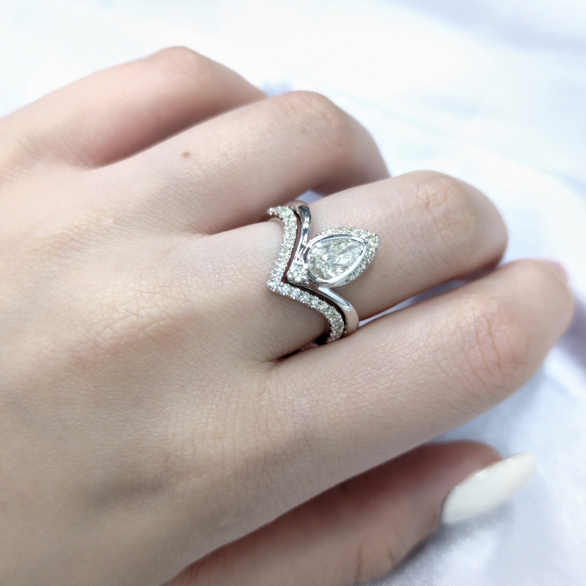 18K Gold 1.02ct Pear Shaped Diamond Ring