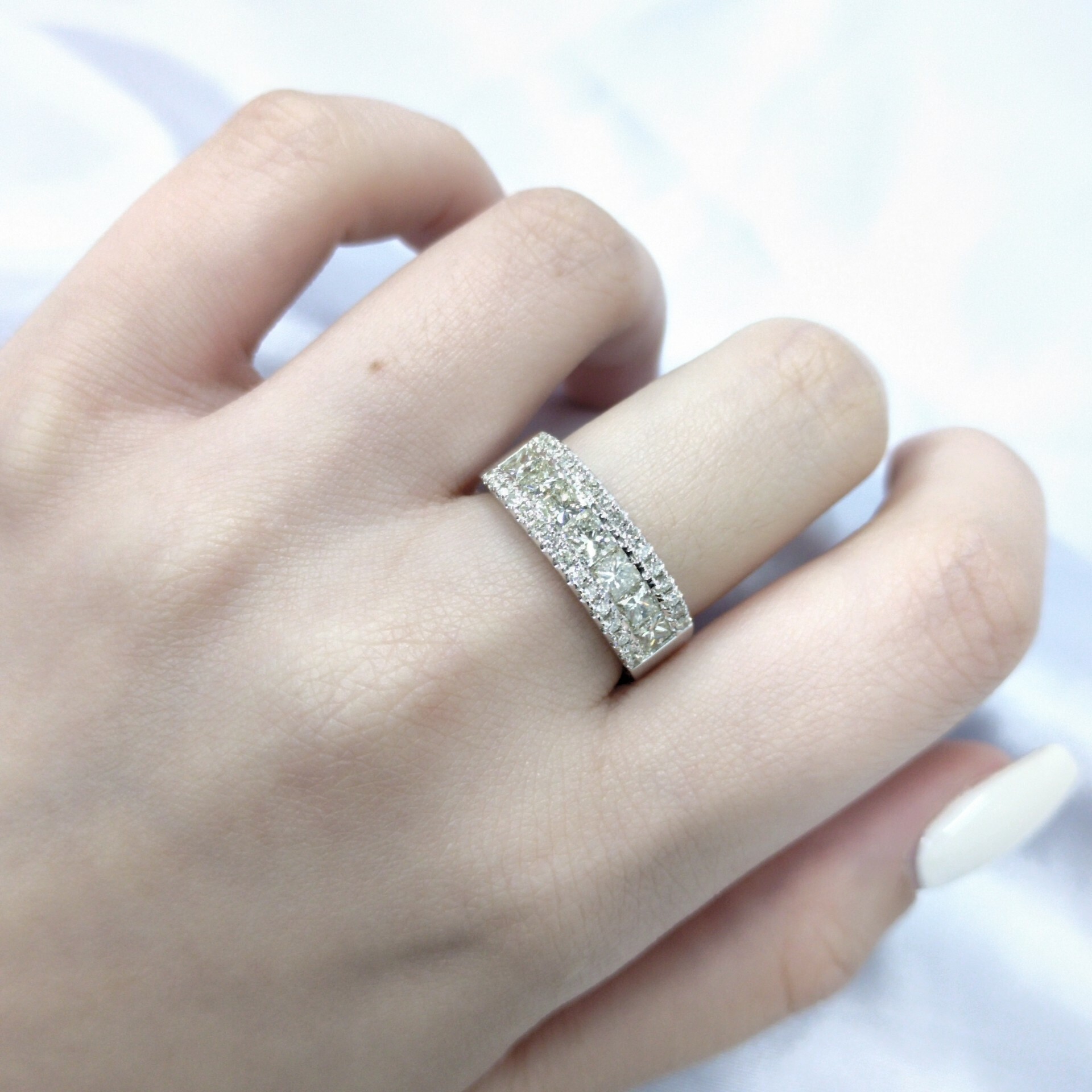 18K White Gold 1.58ct Diamond Ring