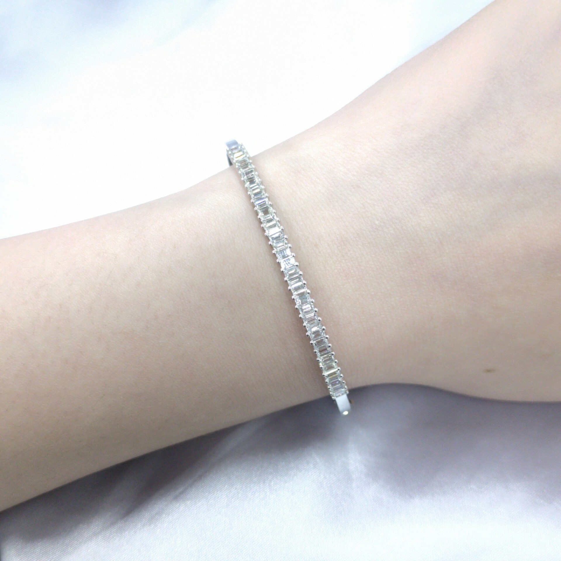 全新18K白金1卡66份方形鑽石手鈪