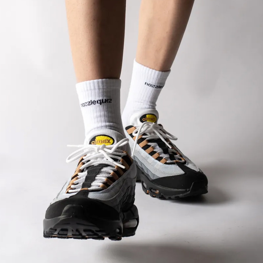 nozzle quiz 襪子 萊卡 百搭必備 日常生活 基本款 白/黑 Essential 中筒休閒襪