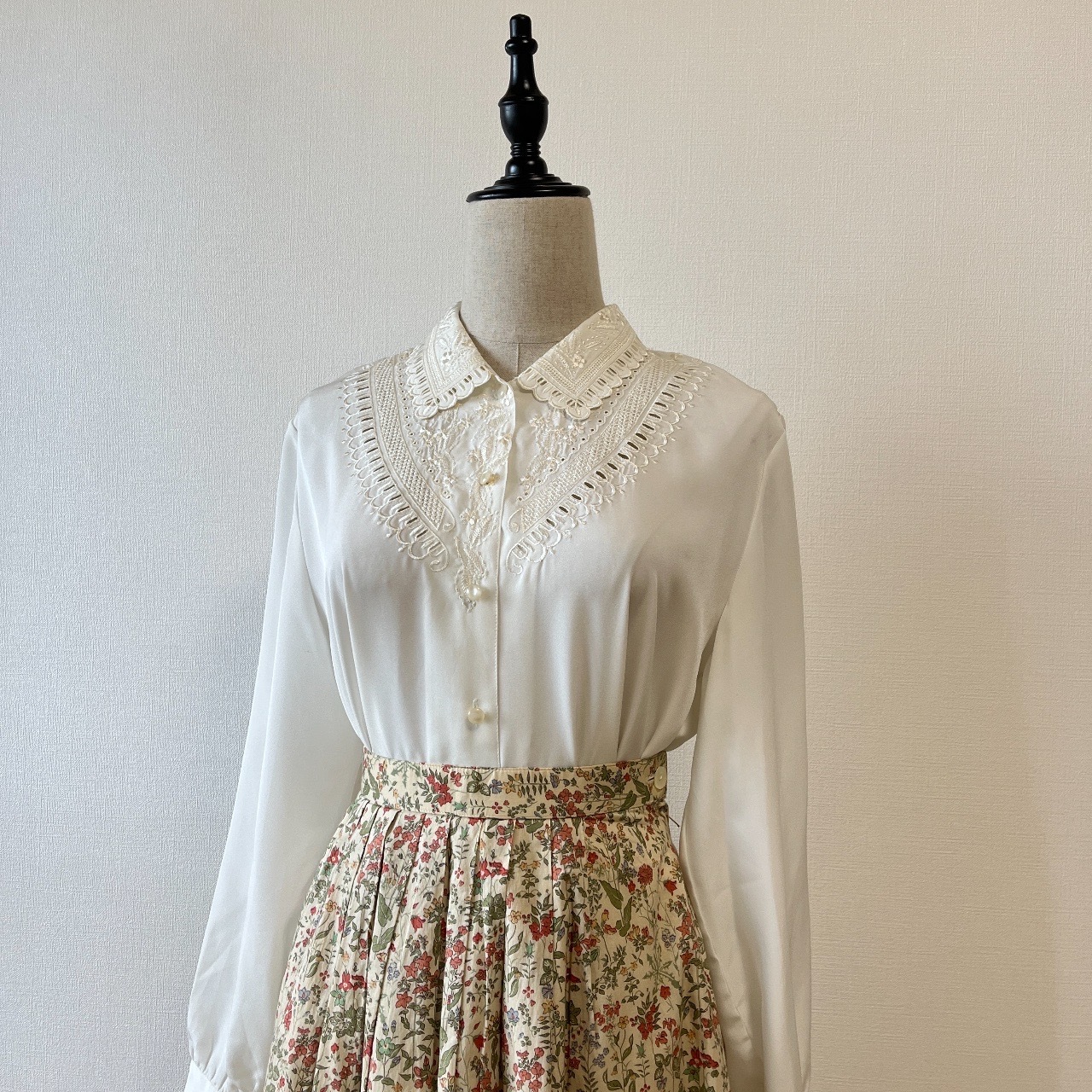 米白色刺繡古著上衣