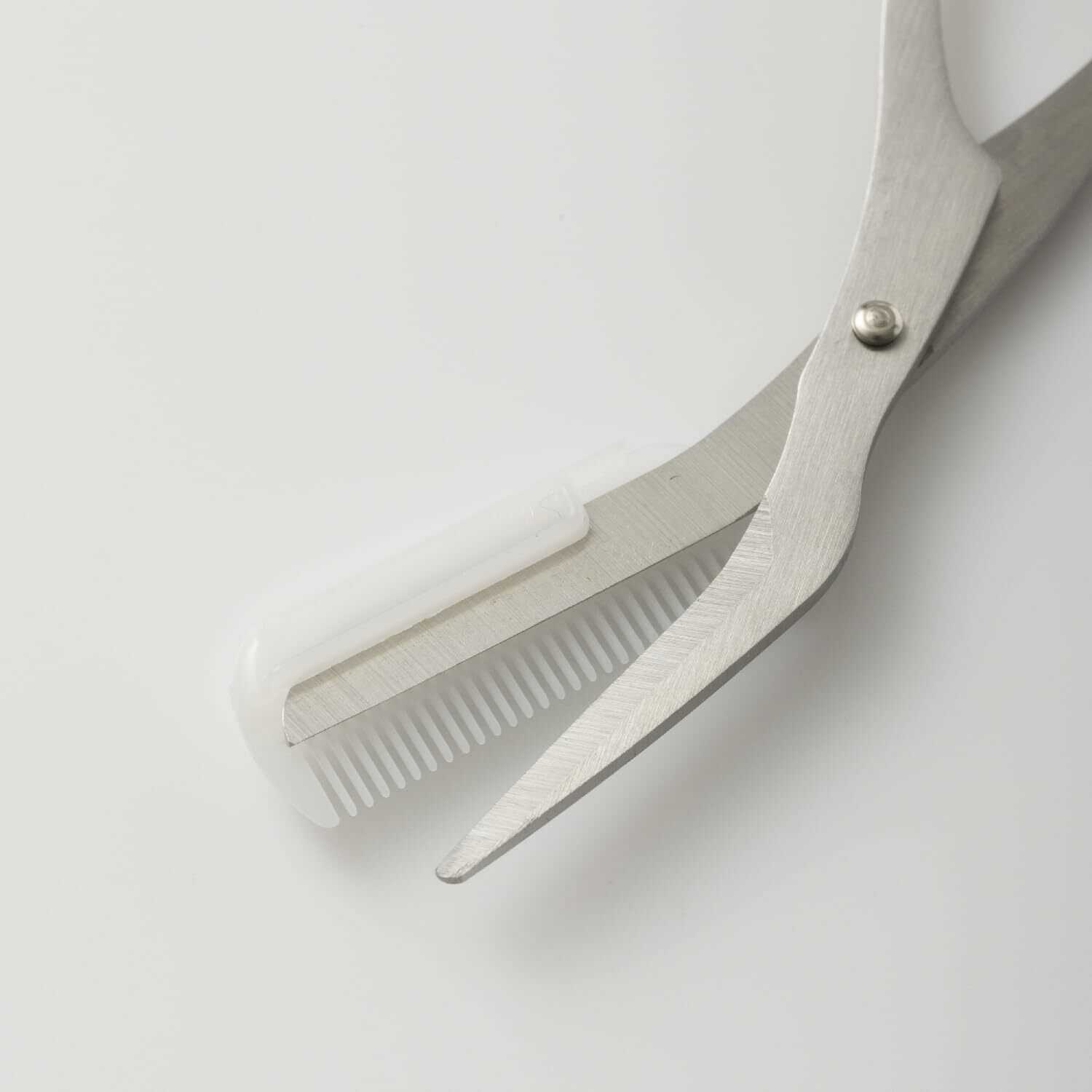 日本貝印 (KAI) 修眉剪