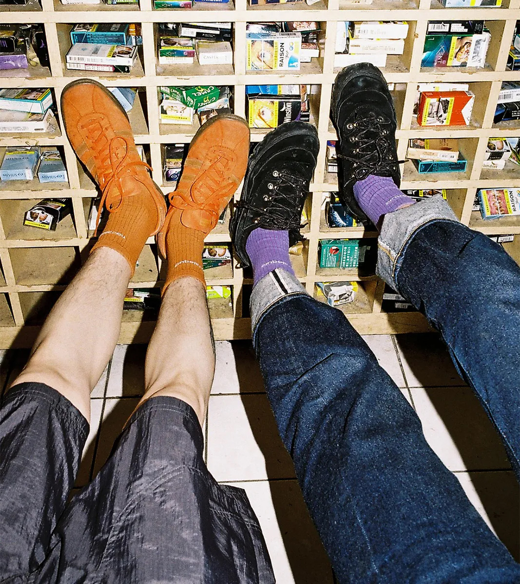 nozzle quiz 襪子 萊卡 百搭必備 日常生活 基本款 落橘/電紫/褪綠/碳灰 Essential 中筒休閒襪