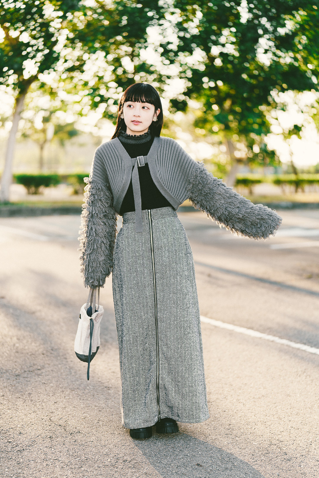 盡沐驕陽！斜紋拉鍊半身裙(兩色-黑)