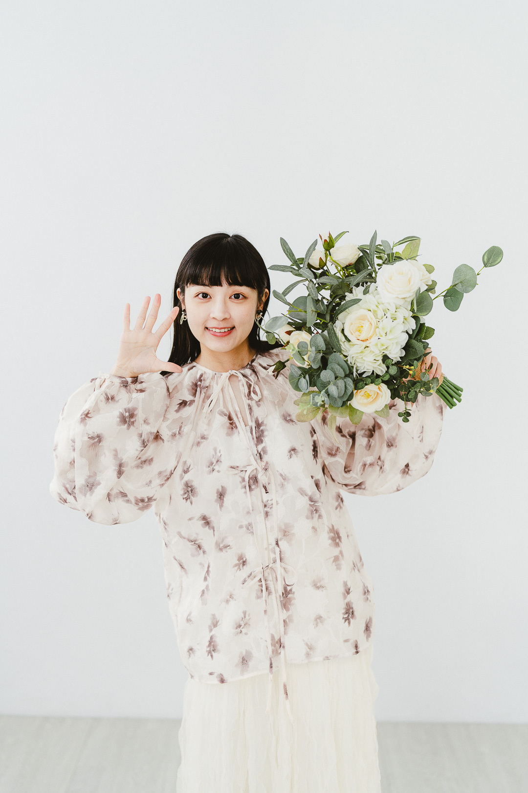 (限量)滿山花海！透明感印花開衫上衣 (兩色-象牙)