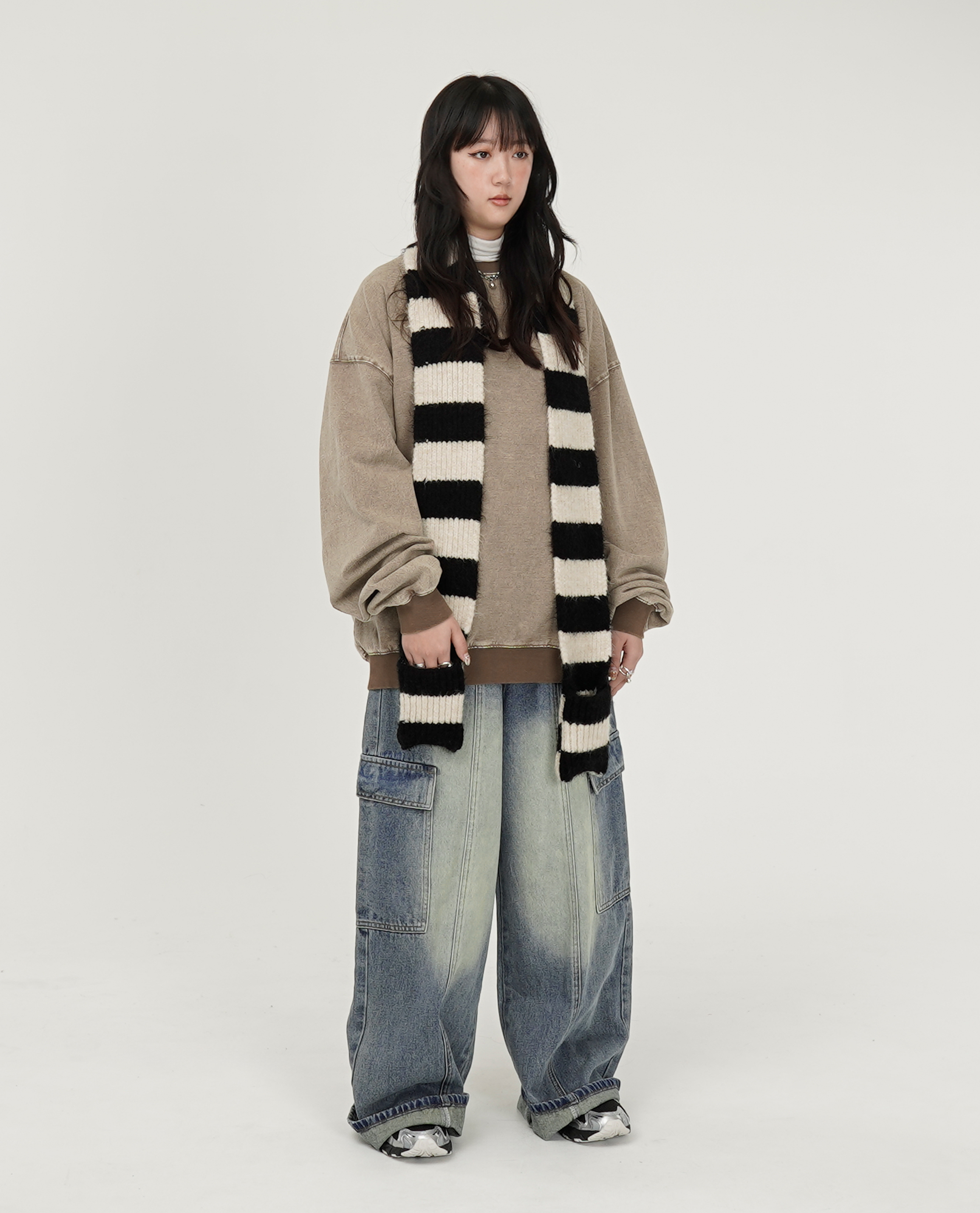 水洗落肩後拼接大學t