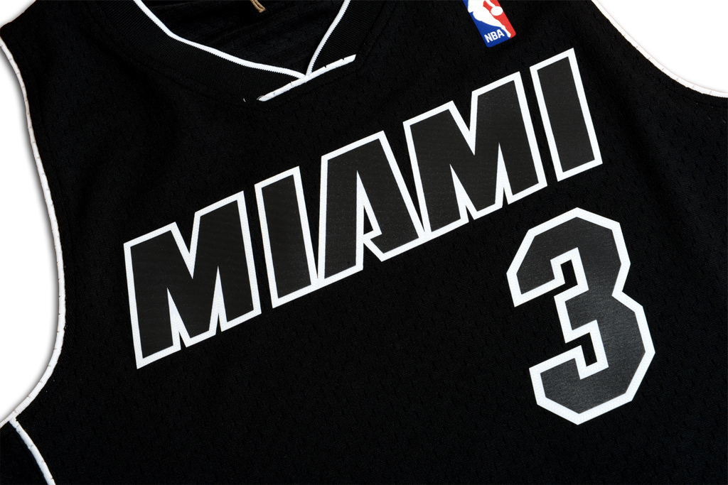Mitchell & Ness 邁阿密熱火隊 Dwyane Wade 2011-2012 復刻 Swingman 球衣