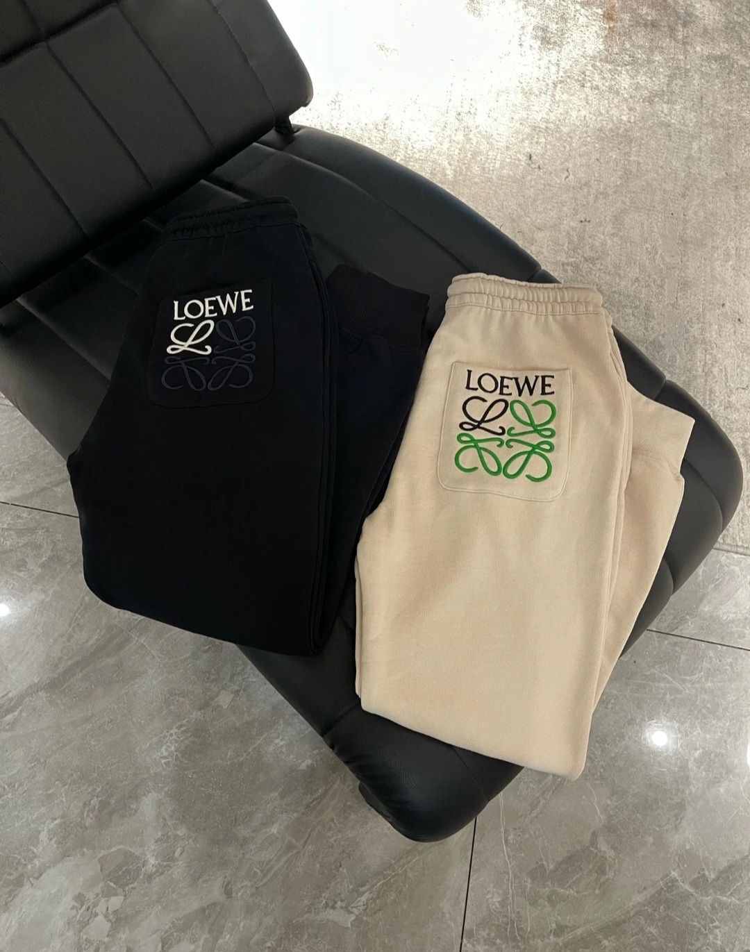 Loewe 刺繡Logo 衞褲