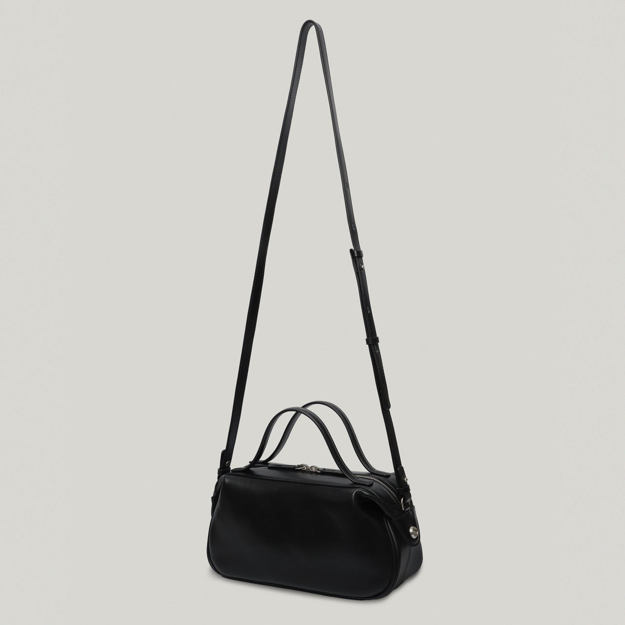 バッグ LUMEN NADEL ZIP TOTE BAG PO Lumen Nadel Zip Tote Rp. 3.500.000 27 x 13 x 9cm Material