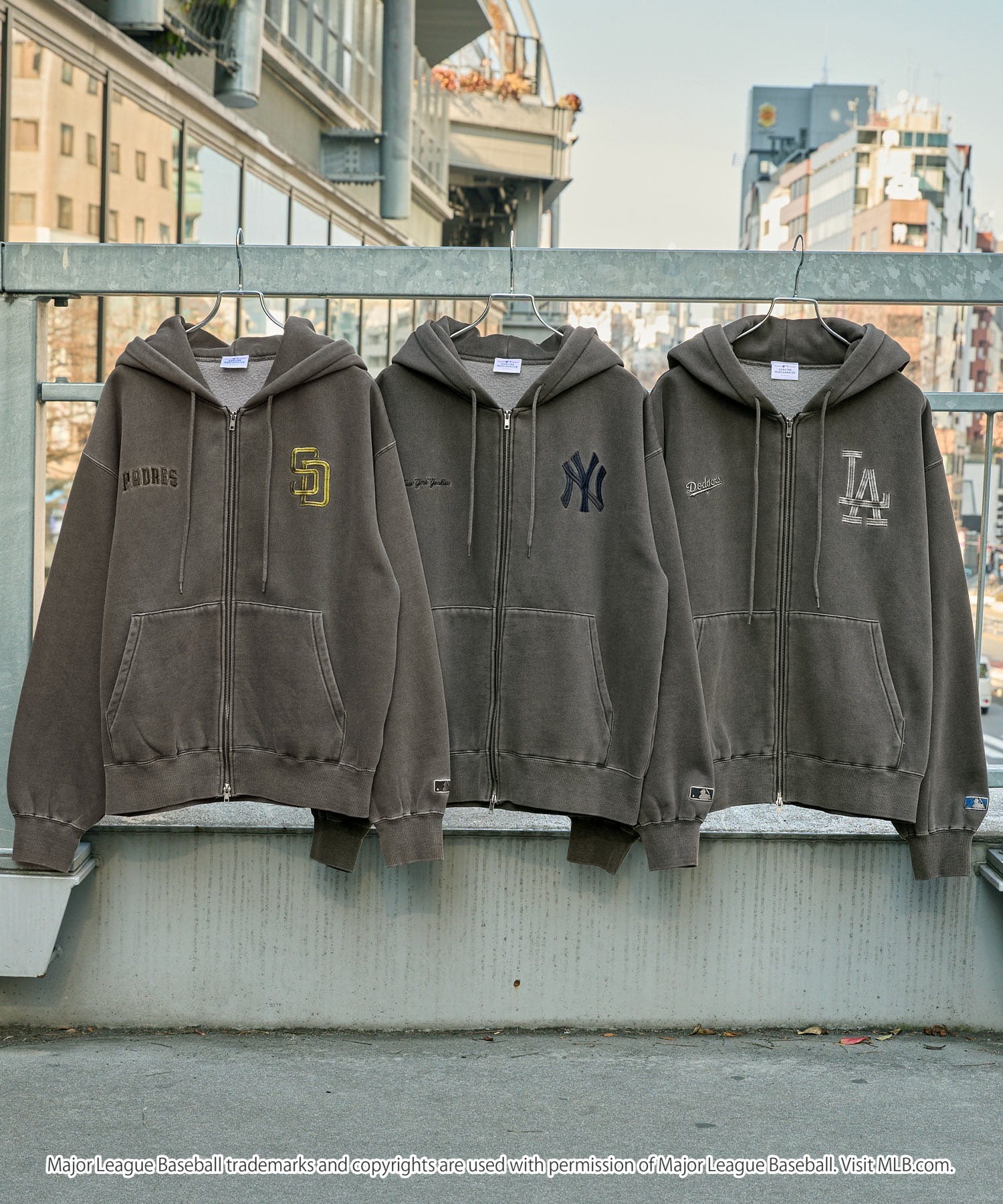 日本🇯🇵連線 MONO-MART x MLB 刺繡雙拉鍊連帽外套 作舊 煙灰色 灰棕色 髒粉色 深藍色 灰色 寬鬆 6款(任買兩件711免運)/預購