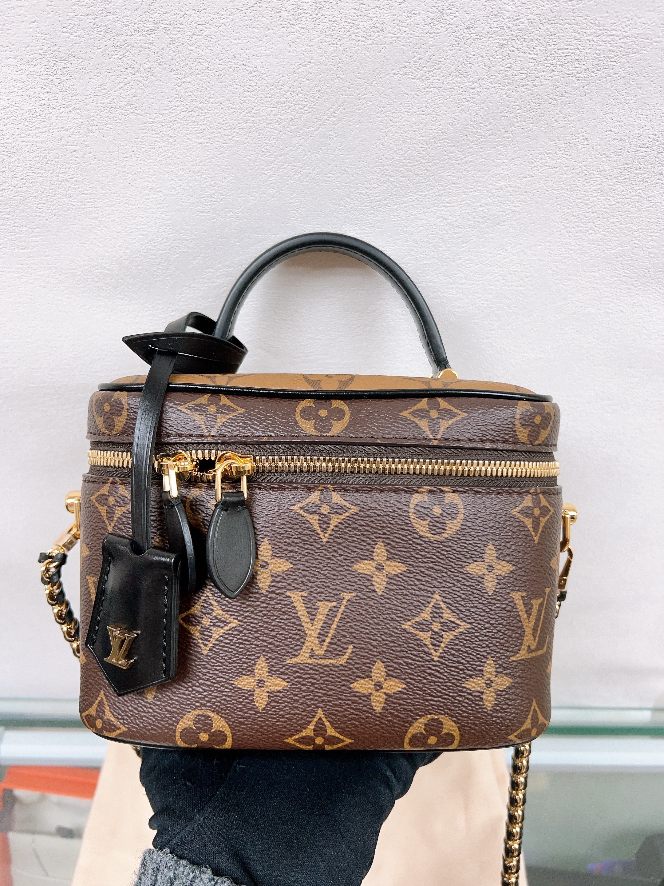 Lv vanity pm (brown monogram)