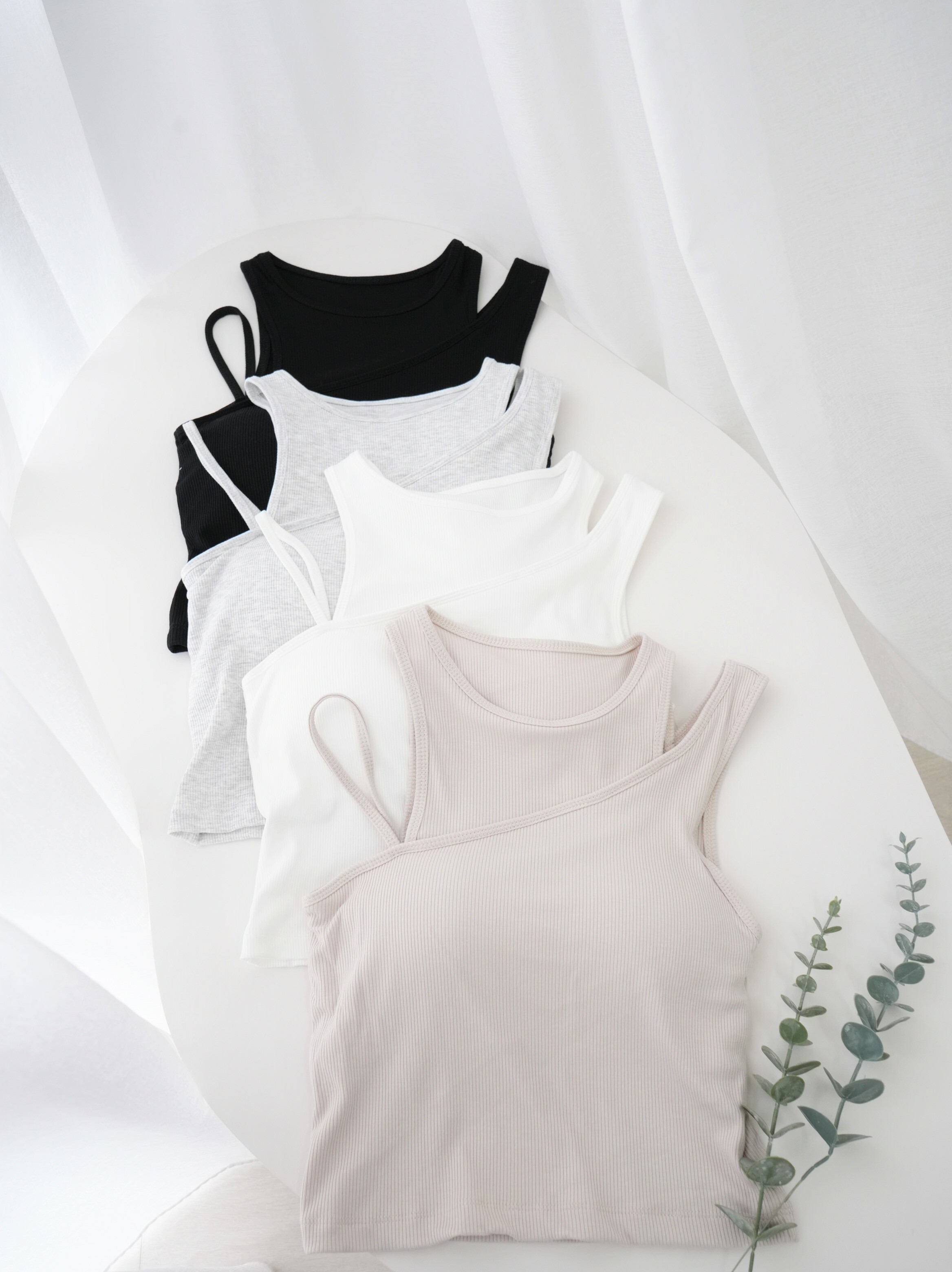 法朵Fado shop｜ 肩帶不規則背心 (有胸墊) 5263013