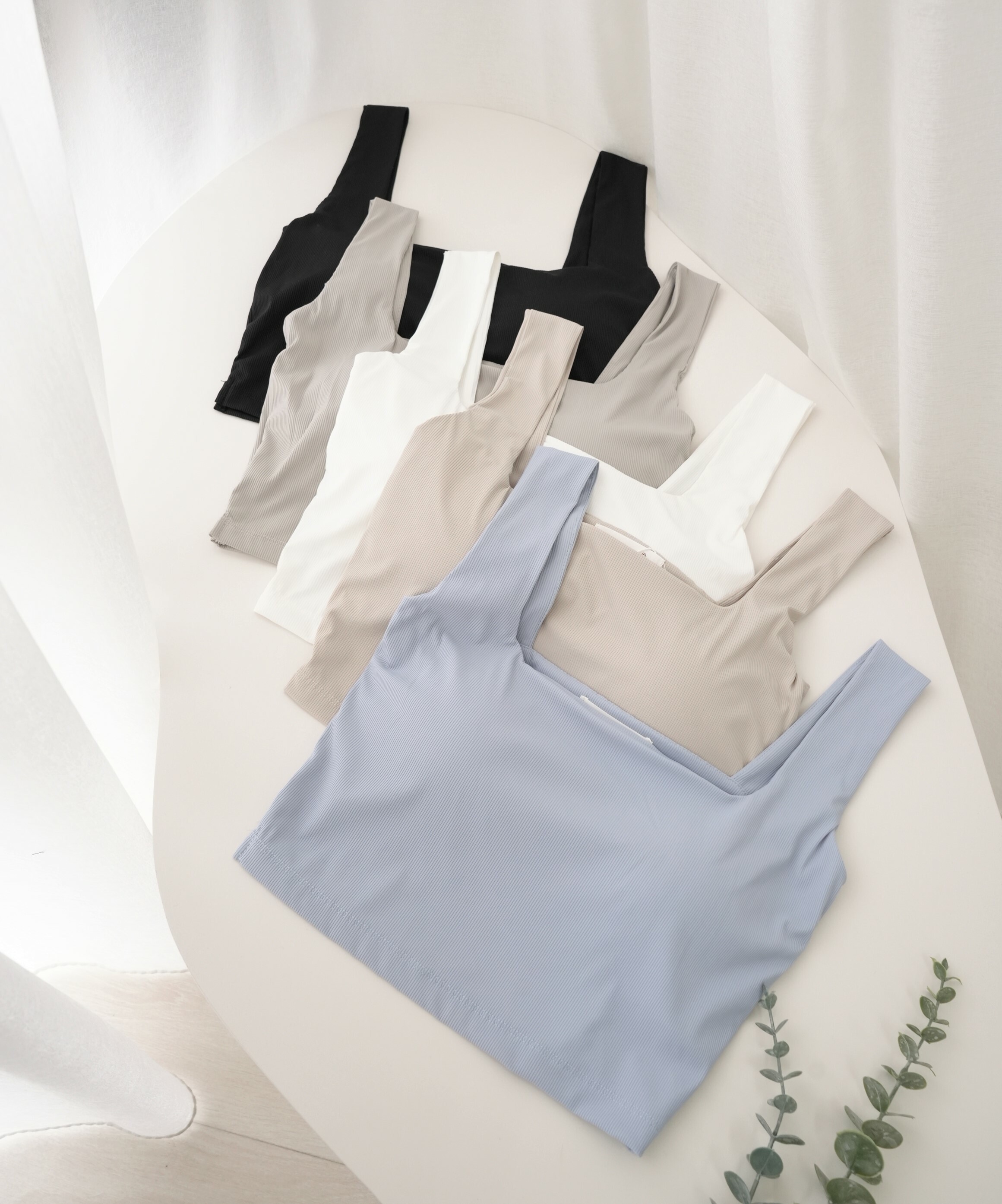 法朵Fado shop｜ 涼感 / 冰絲方領背心 (有胸墊) 5263014