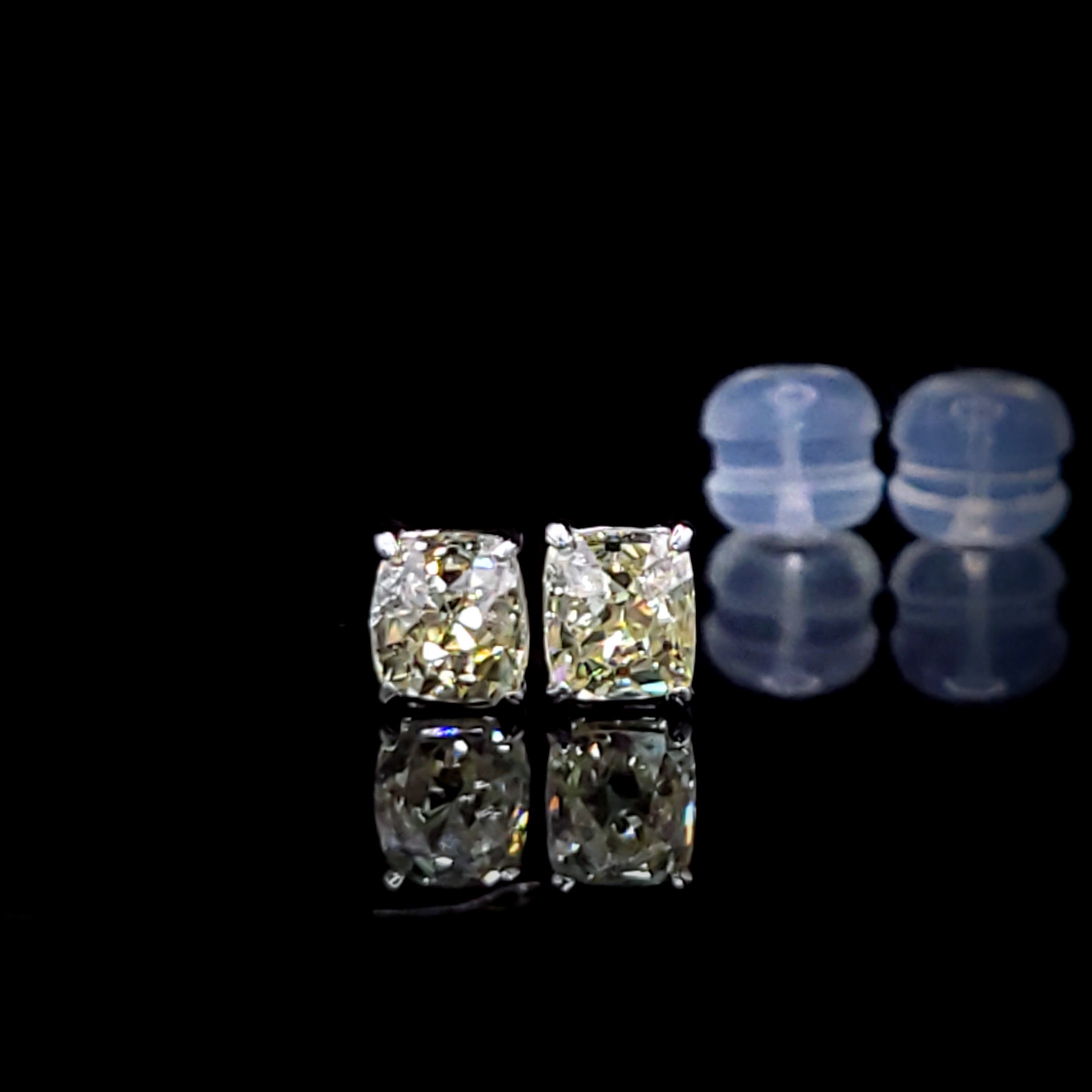 全新18K白金【主石1卡23份淺黃鑽】耳環