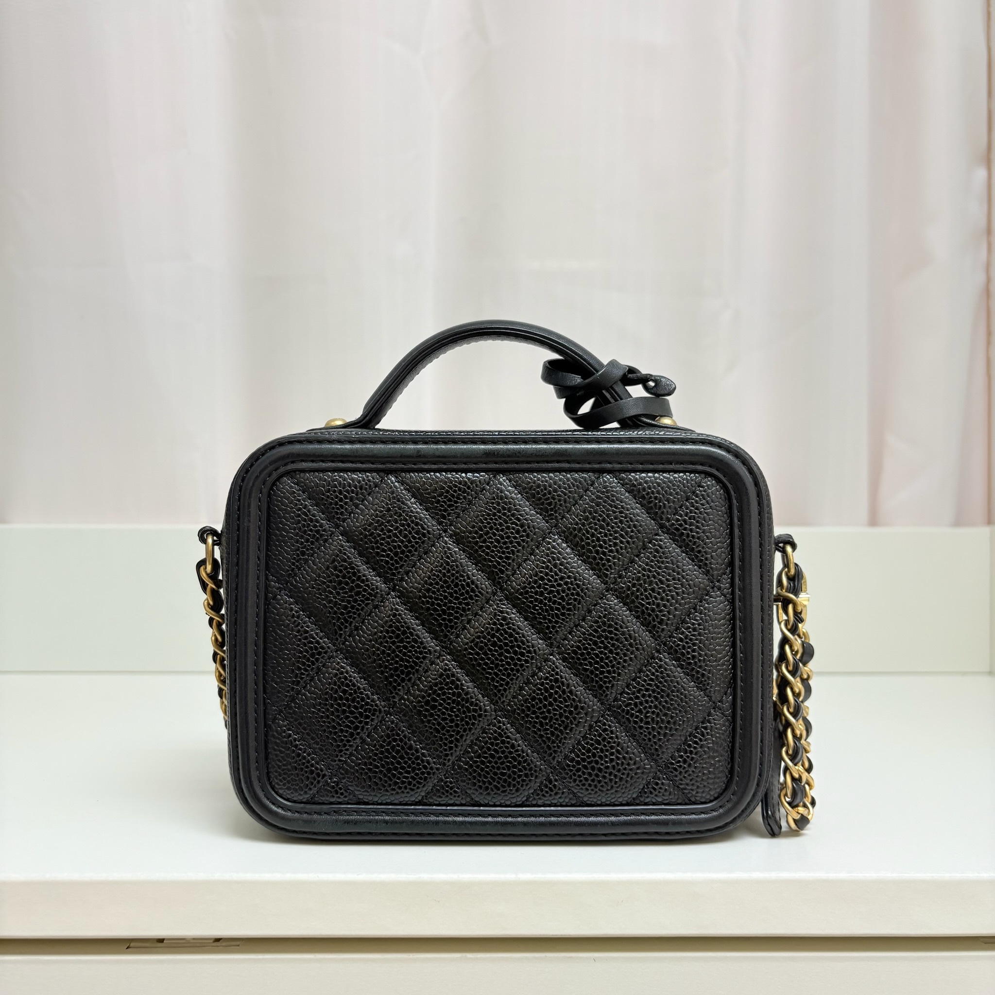 Chanel Vanity Case - Black / Ghw