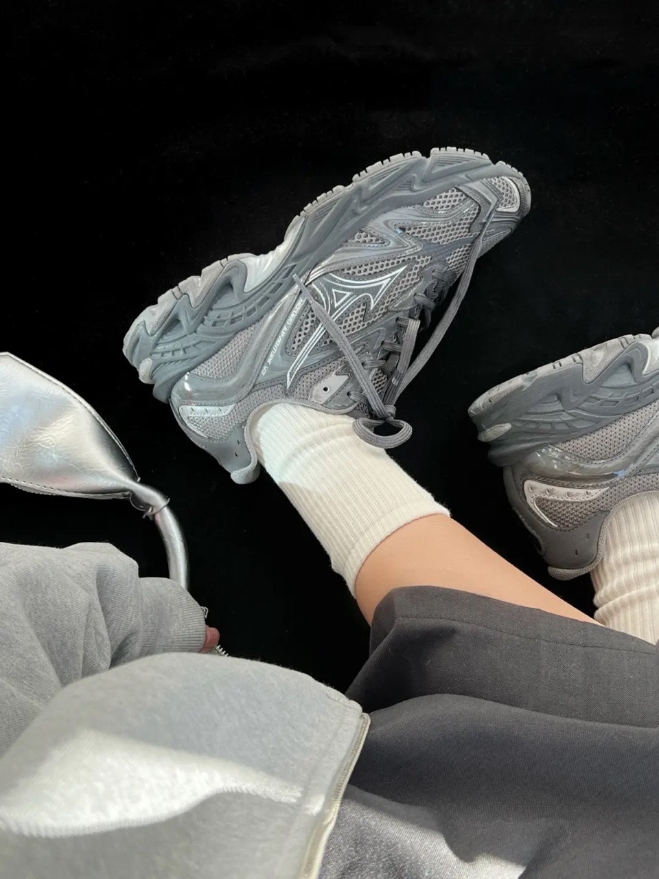 MIZUNO ADVENTURE V2 冷灰銀 復古 老爹鞋 Y2K 男女鞋 D1GH250301 / 預購